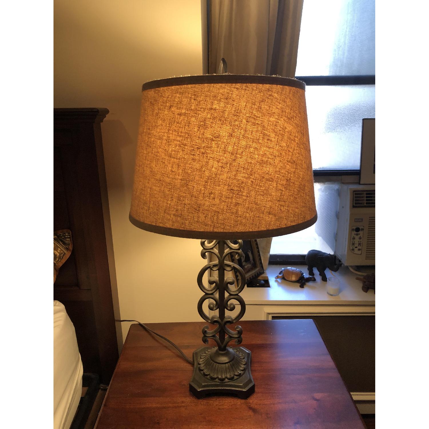 Raymour & Flanigan Table Table Lamps w/ Shade AptDeco