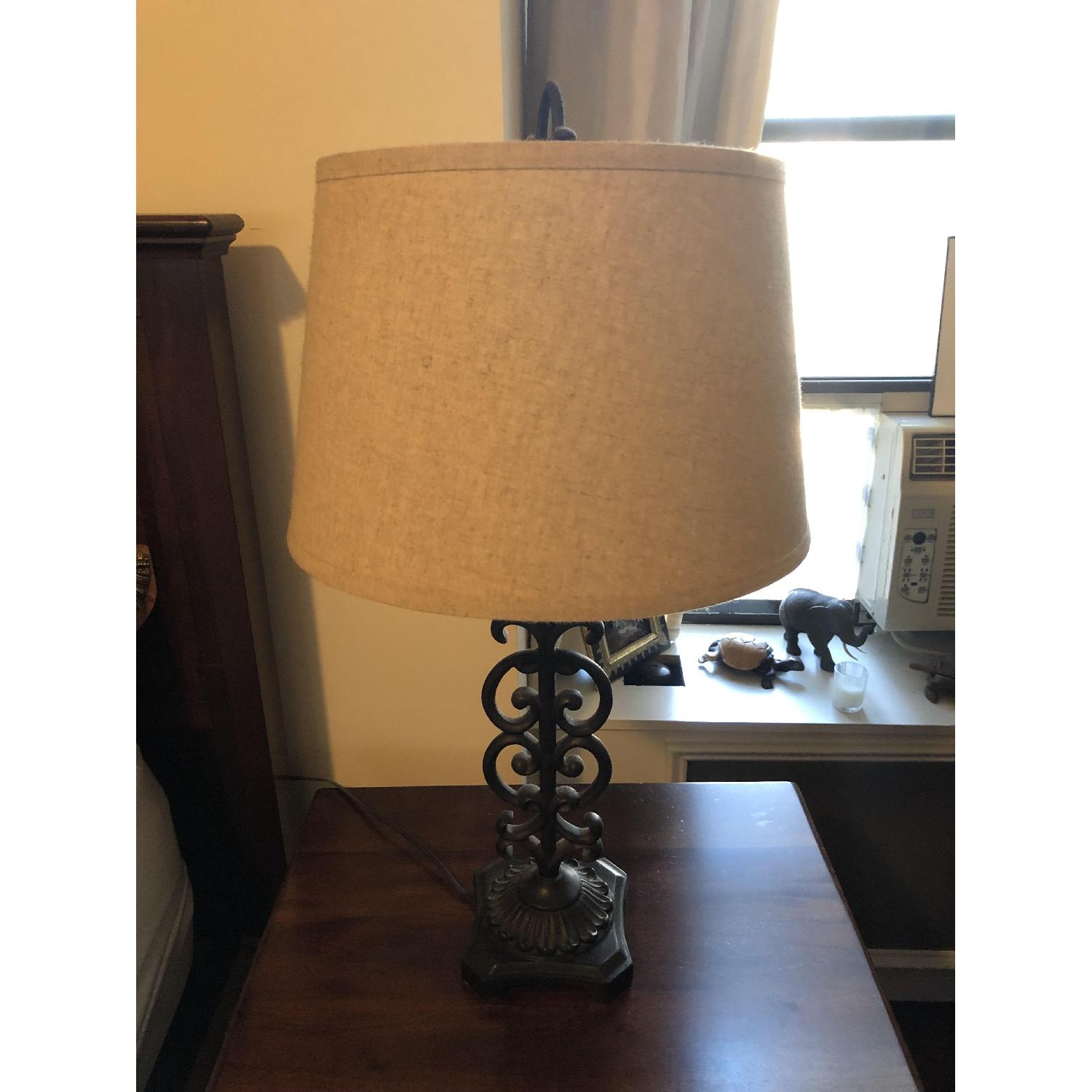 Raymour & Flanigan Table Table Lamps w/ Shade AptDeco