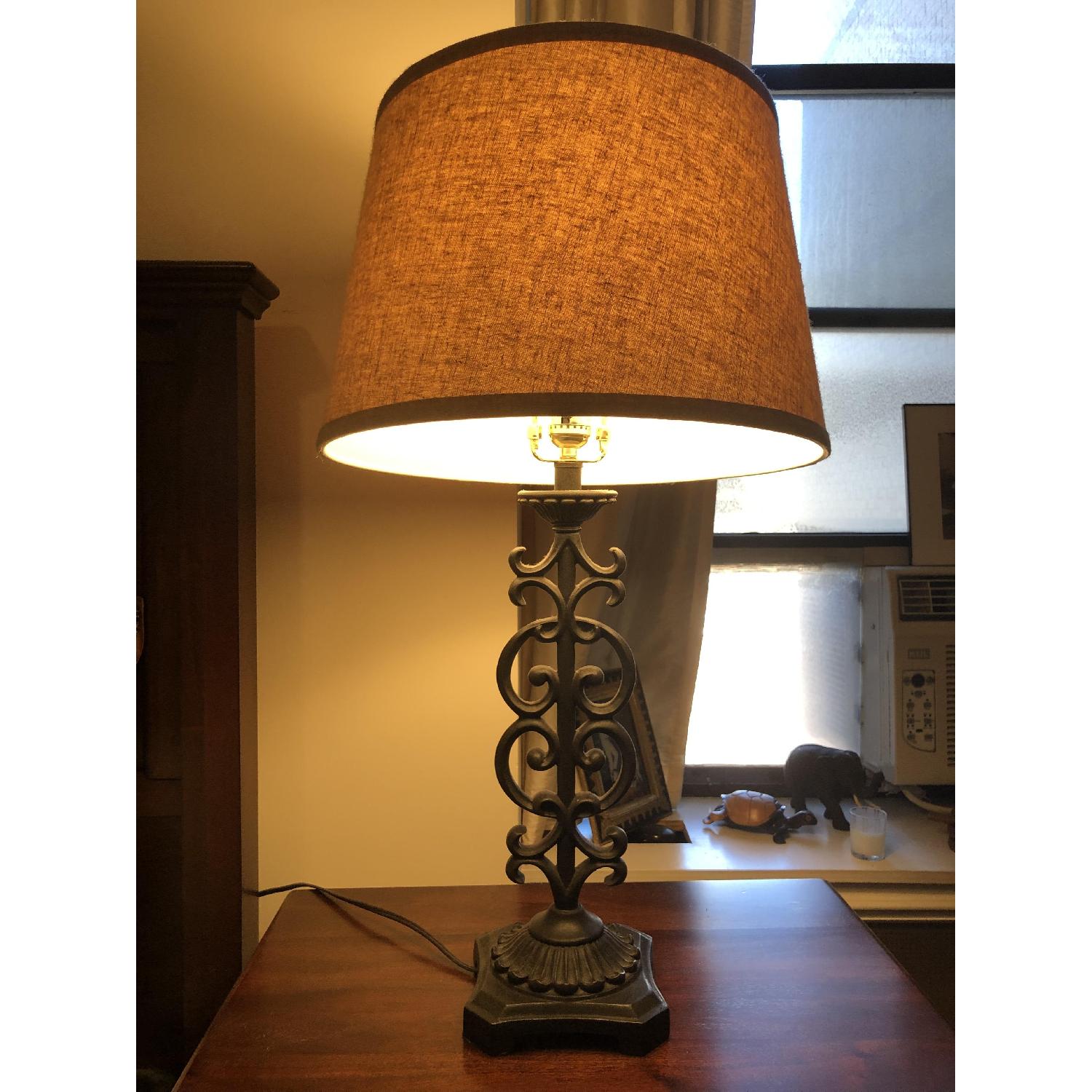 Raymour & Flanigan Table Table Lamps w/ Shade AptDeco