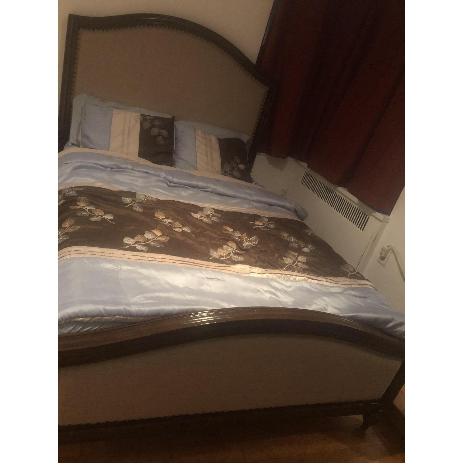 City Furniture Queen Size Bed - image-4