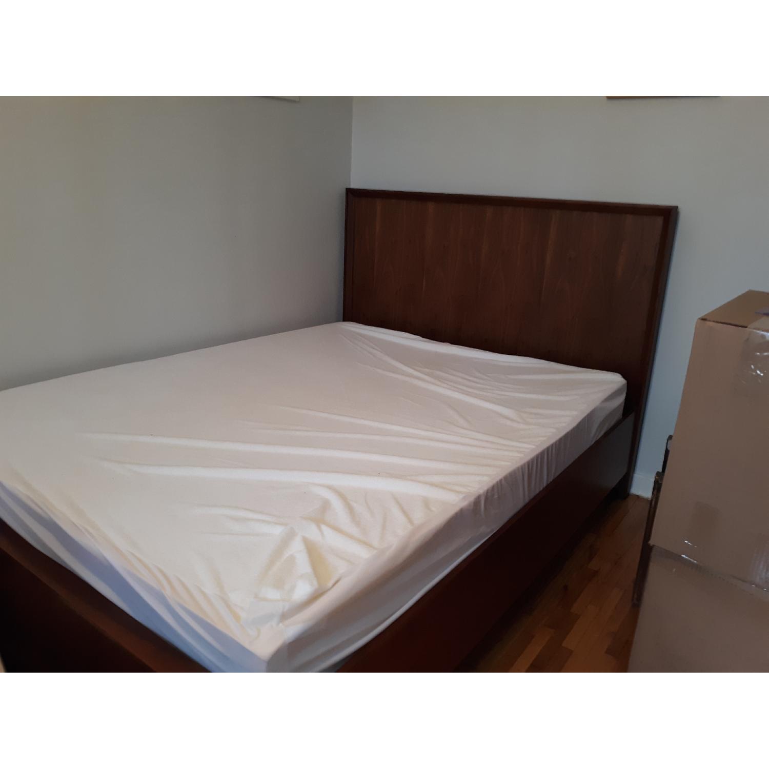 Mid-Century Style Rainier Queen Panel Bed - image-2
