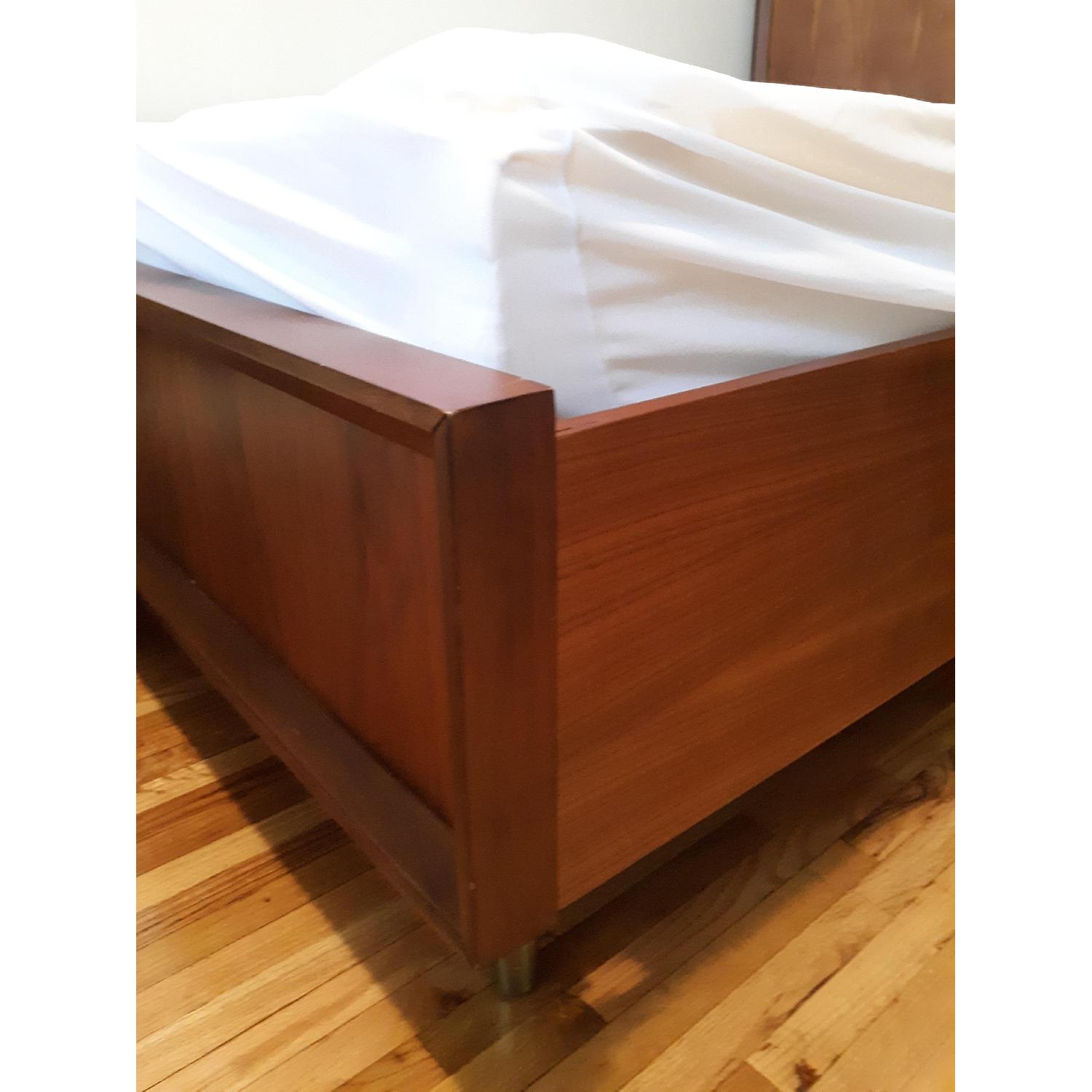 Mid-Century Style Rainier Queen Panel Bed - image-4