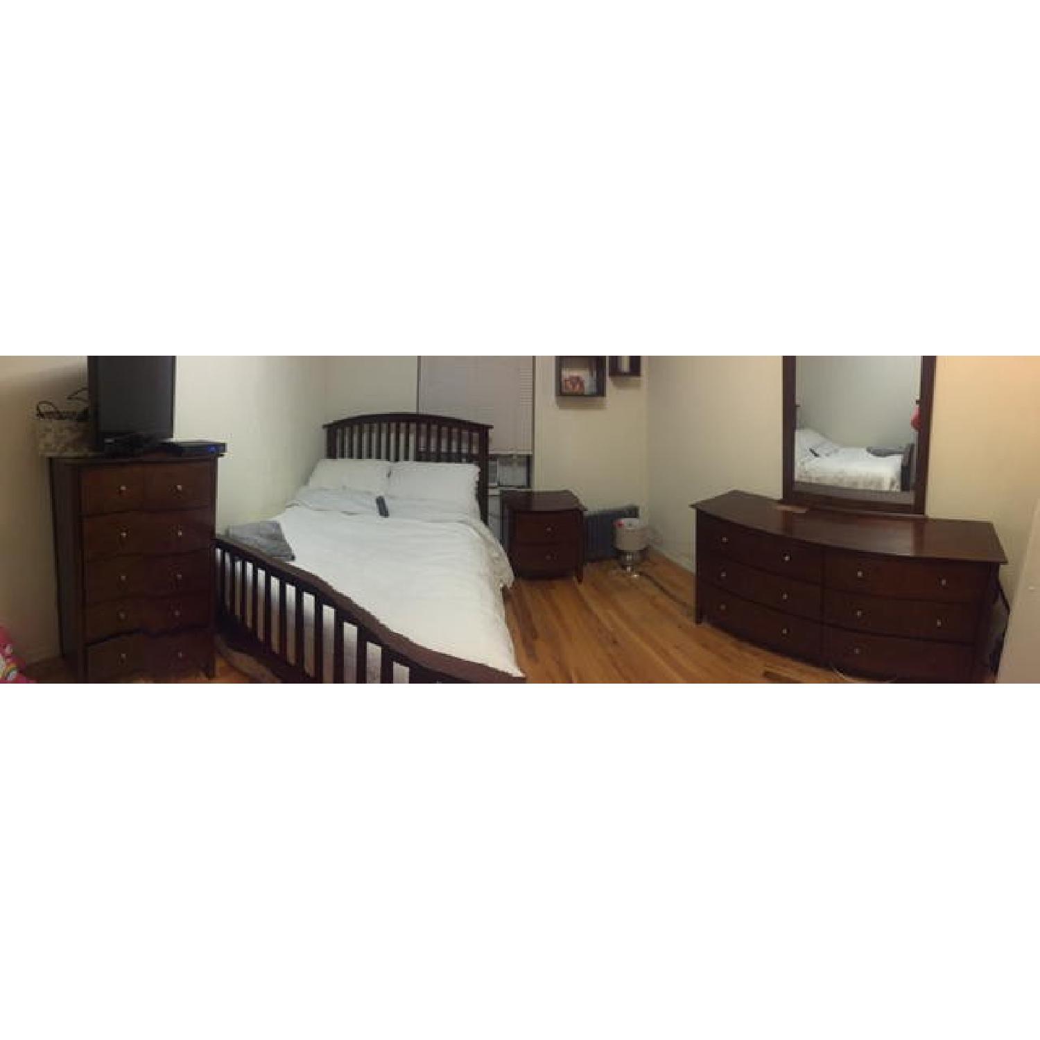 Bob's Tribeca Bedroom Set - image-1