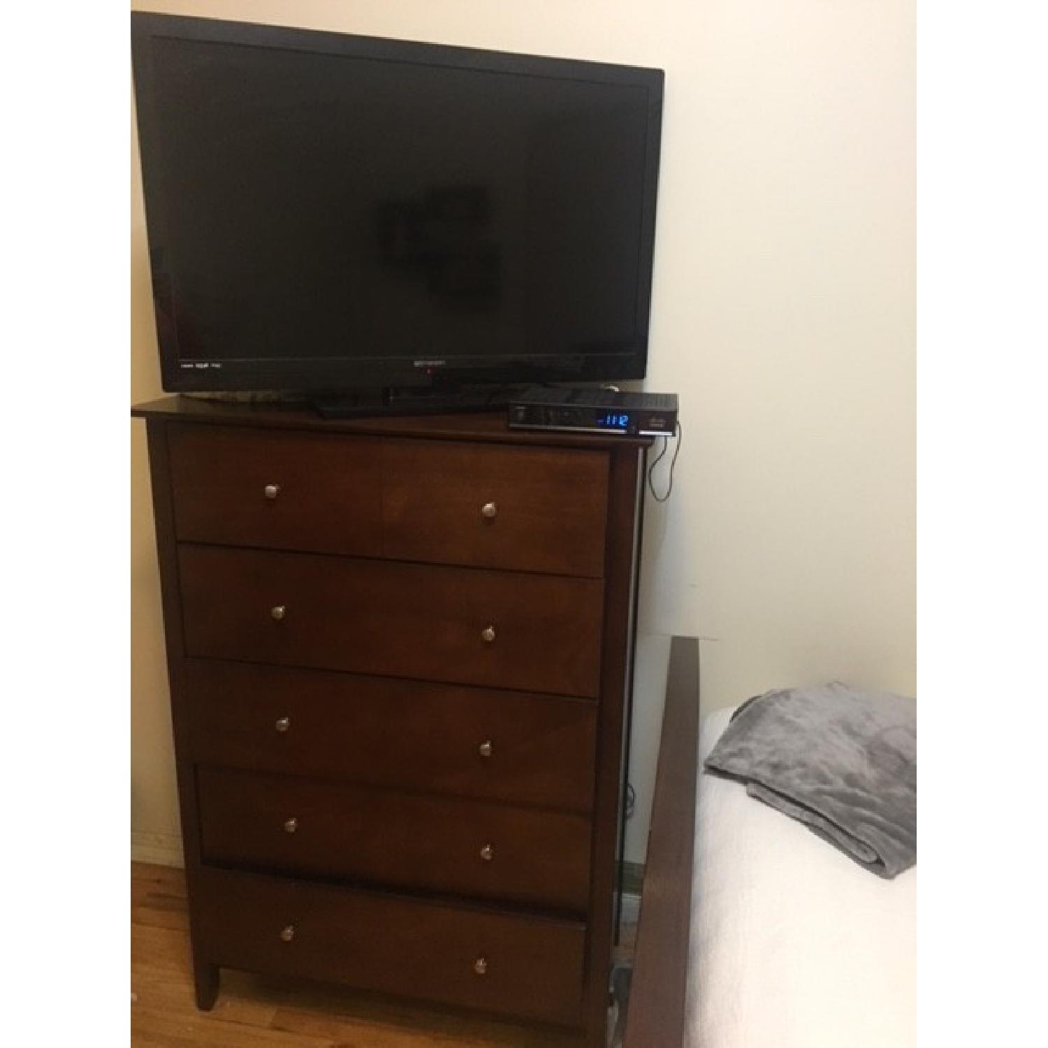 Bob's Tribeca Bedroom Set - image-5