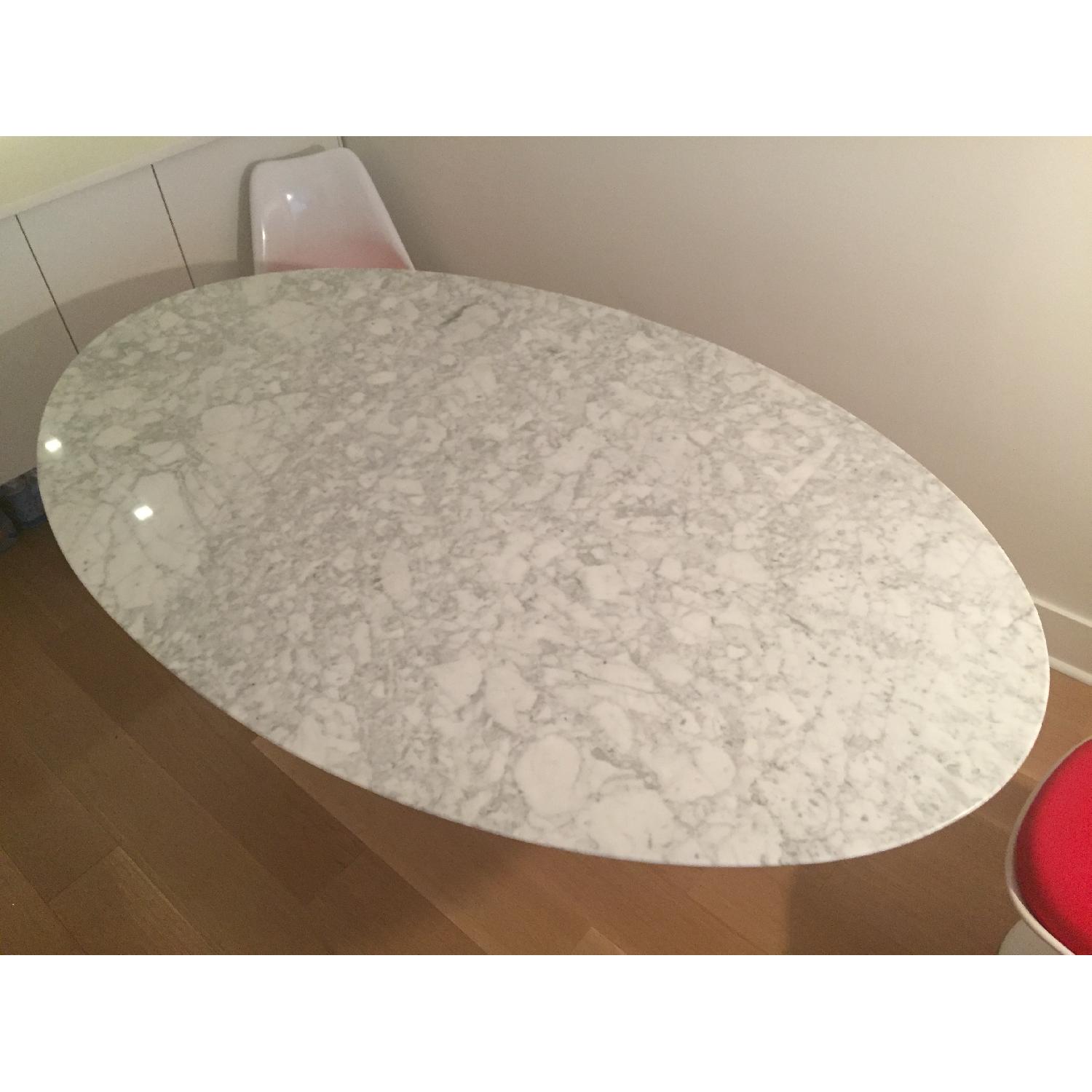 Eero Saarinen Style Tulip Table w/ 6 Chairs - image-2