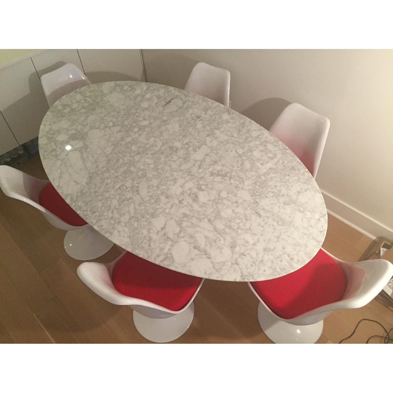 Eero Saarinen Style Tulip Table w/ 6 Chairs - image-3