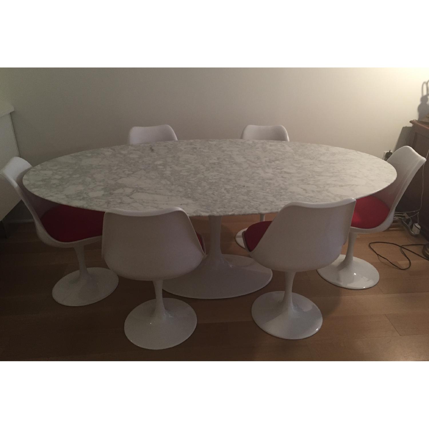 Eero Saarinen Style Tulip Table w/ 6 Chairs - image-4