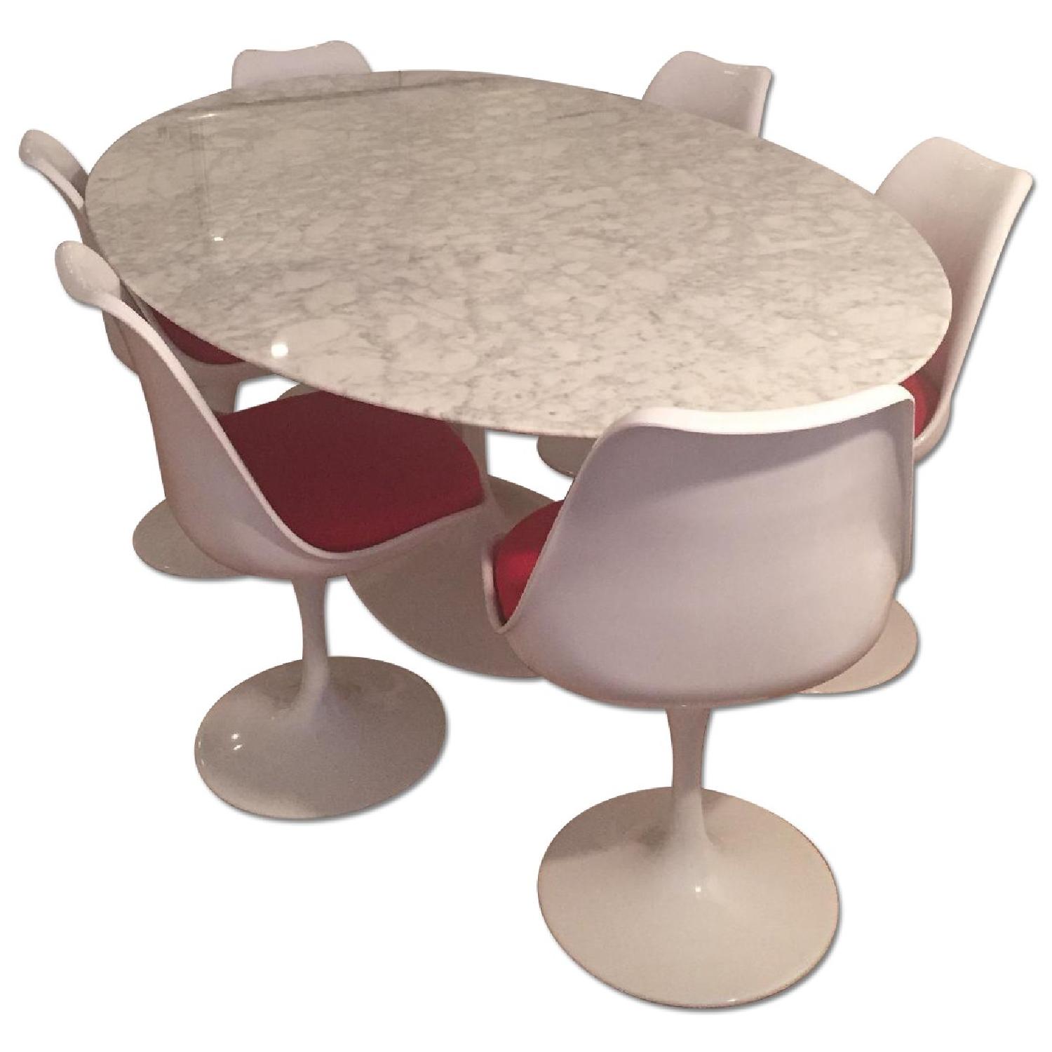 Eero Saarinen Style Tulip Table w/ 6 Chairs - image-0