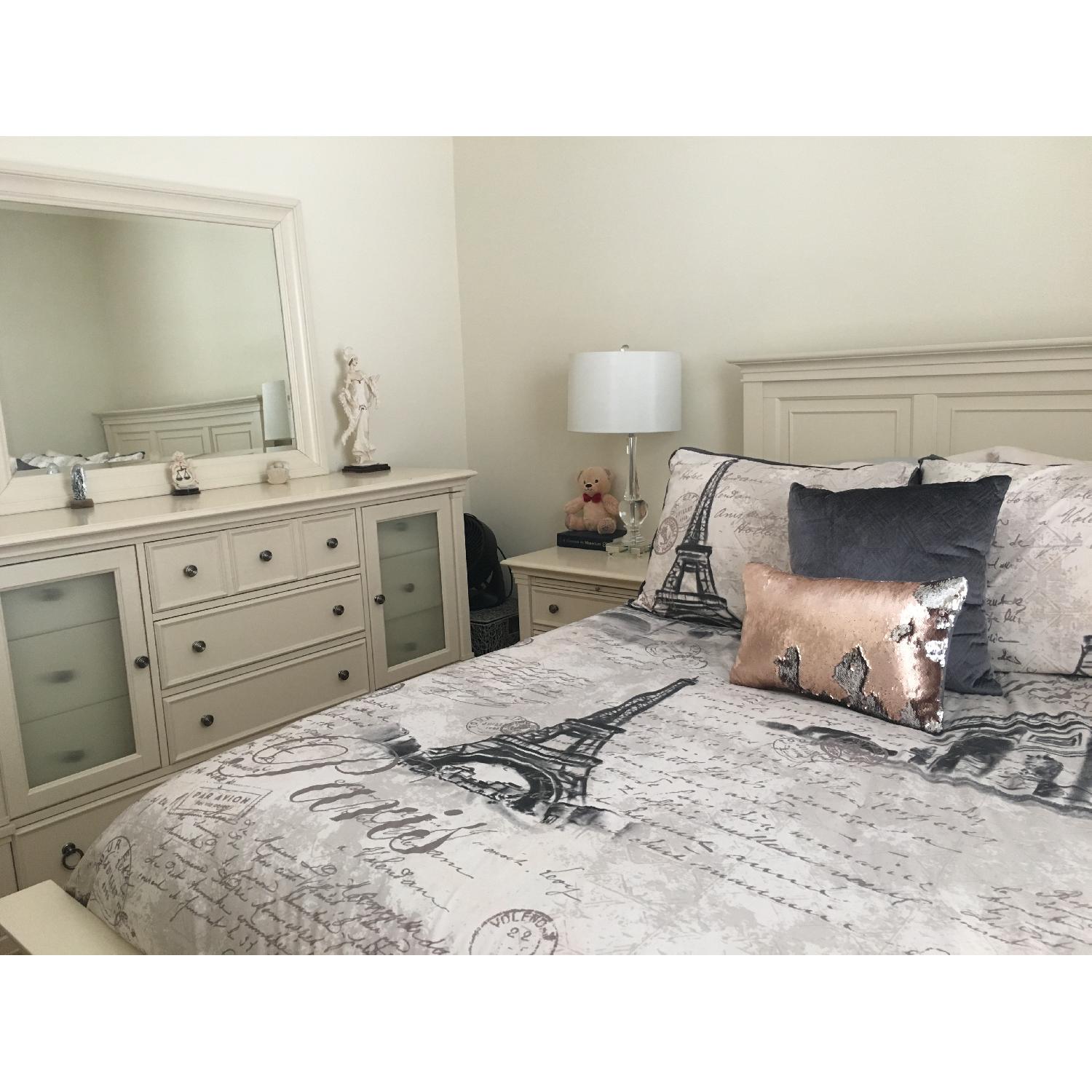 Raymour & Flanigan Somerset Queen Bed - image-1