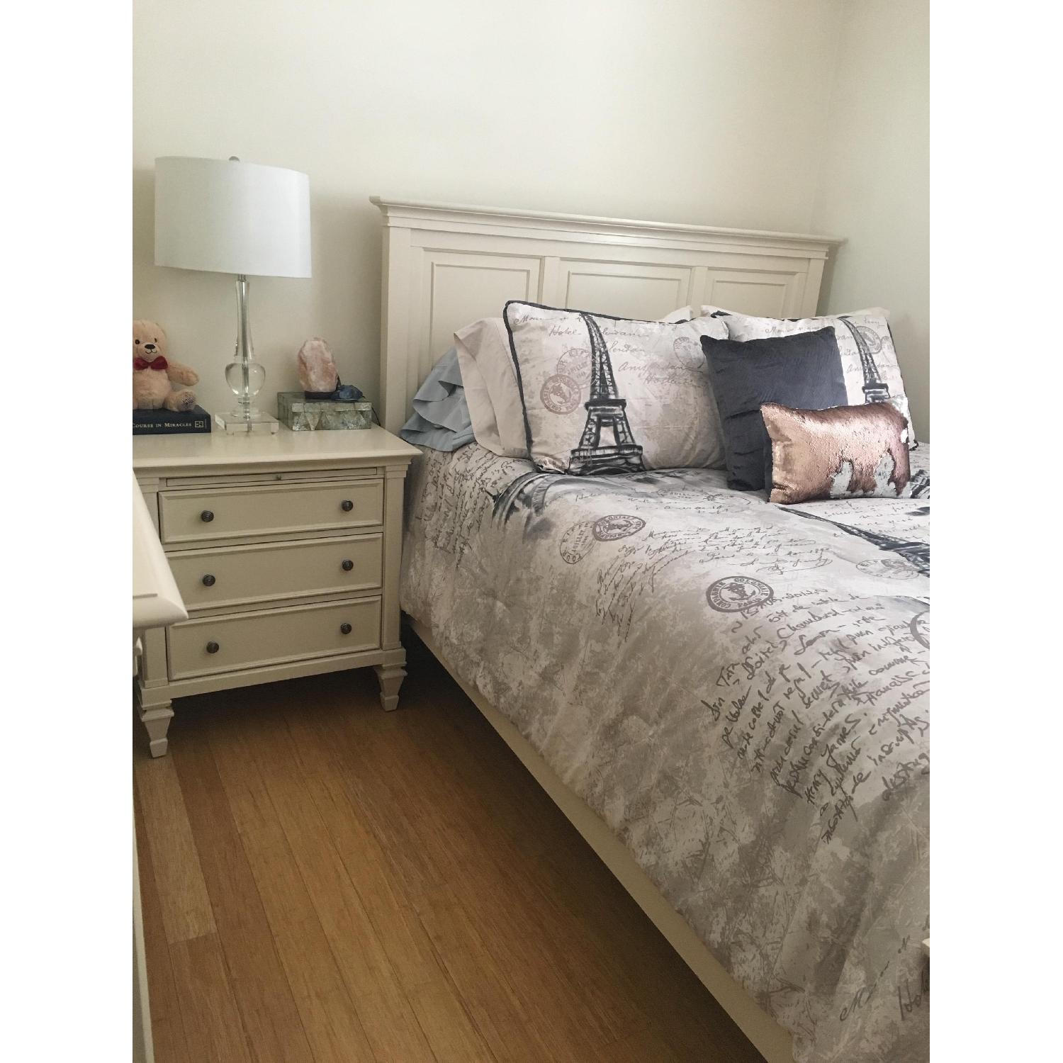 Raymour & Flanigan Somerset Queen Bed - image-2