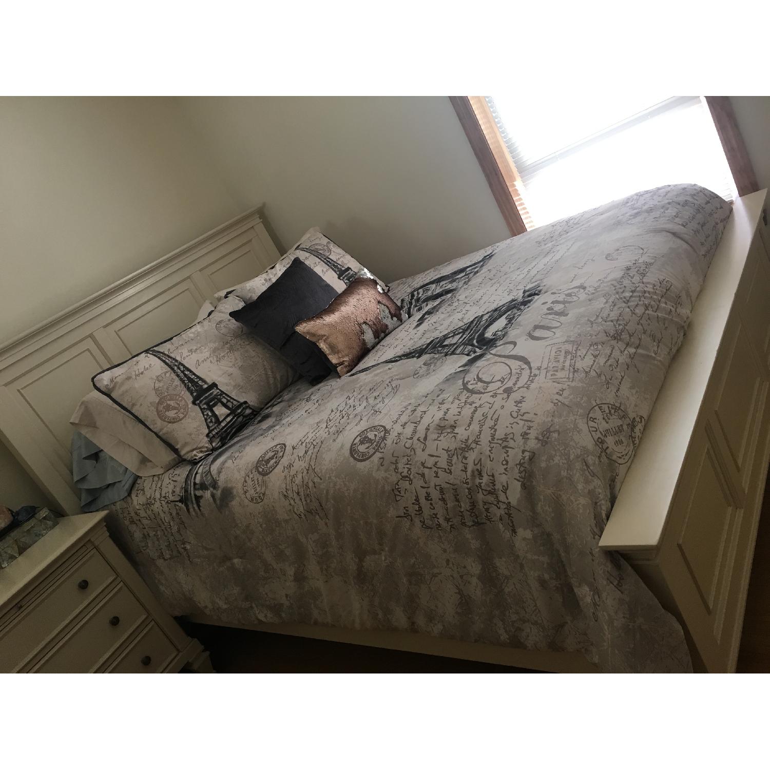 Raymour & Flanigan Somerset Queen Bed - image-3