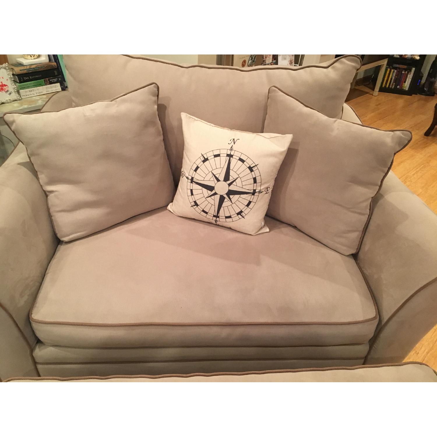 Raymour & Flanigan Briarwood Chair and a Half - image-5