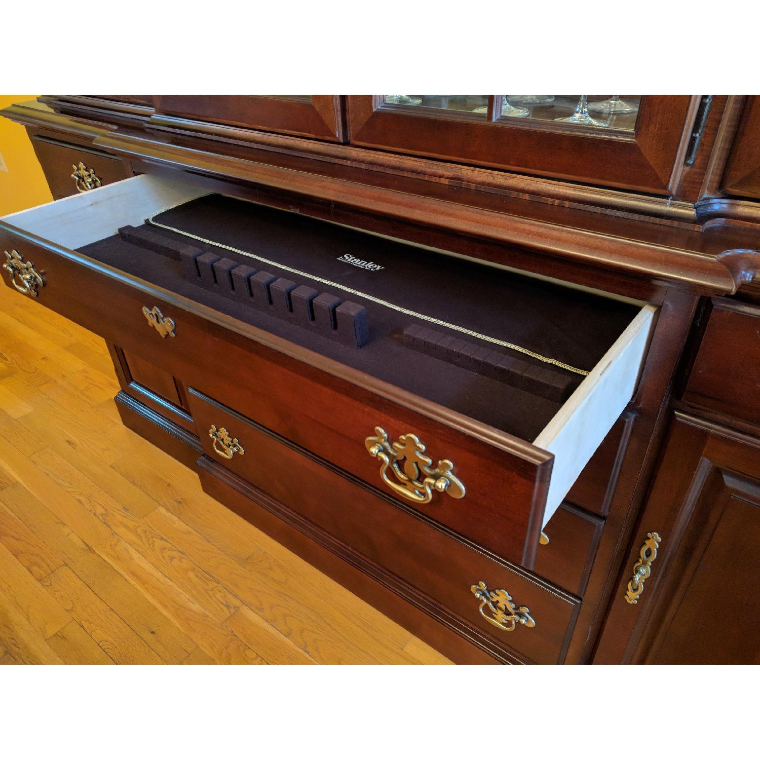 Stanley Queen Anne Style China Cabinet w/ Lighting - image-4