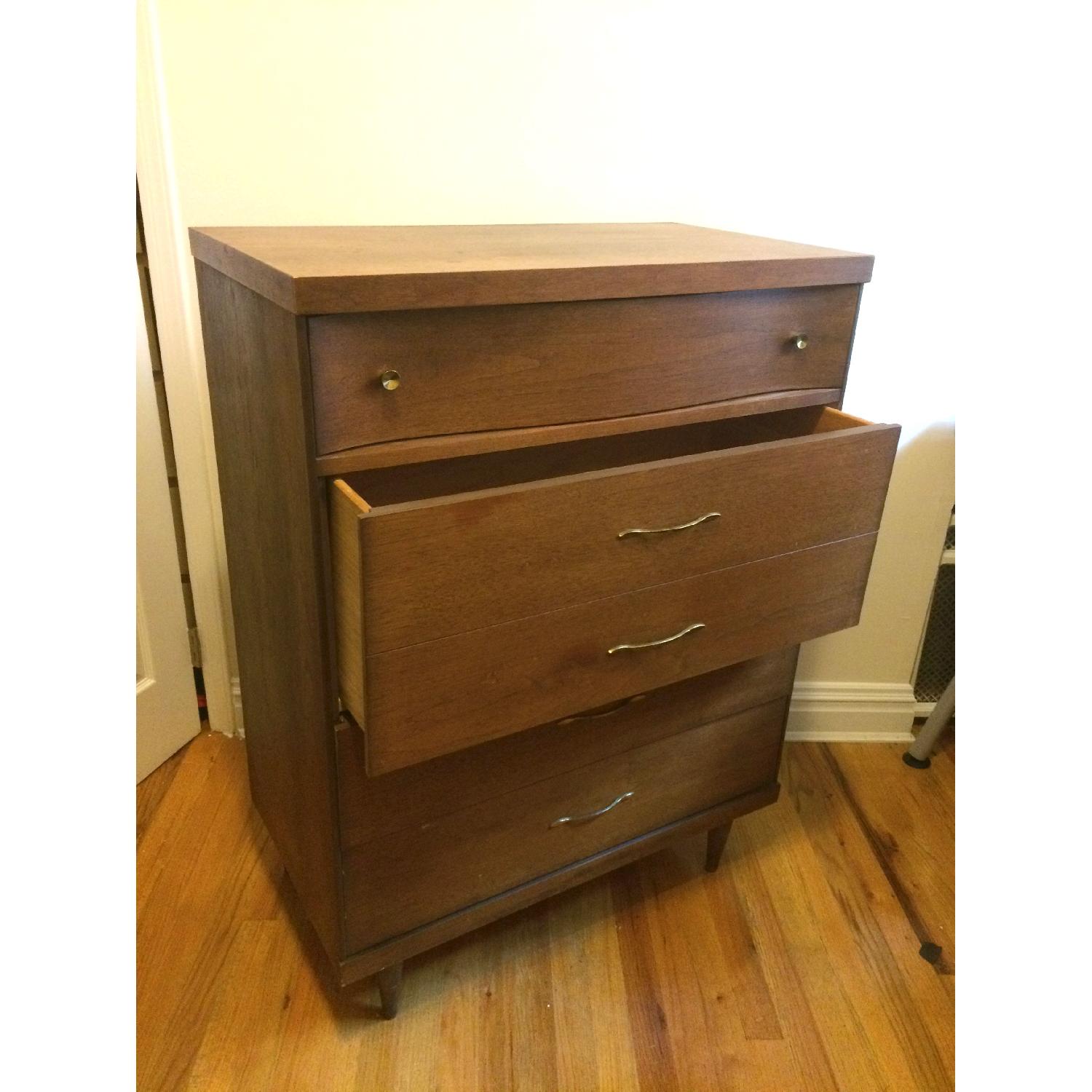 Bassett Vintage Bedroom Dresser - image-6