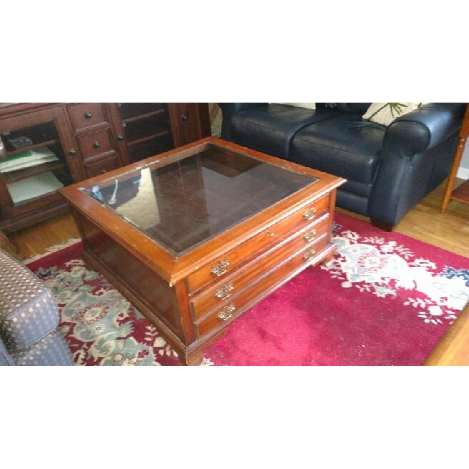 Thomasville Display Beveled Glass Top Coffee Table w/ 1 Felt Draw & 2
