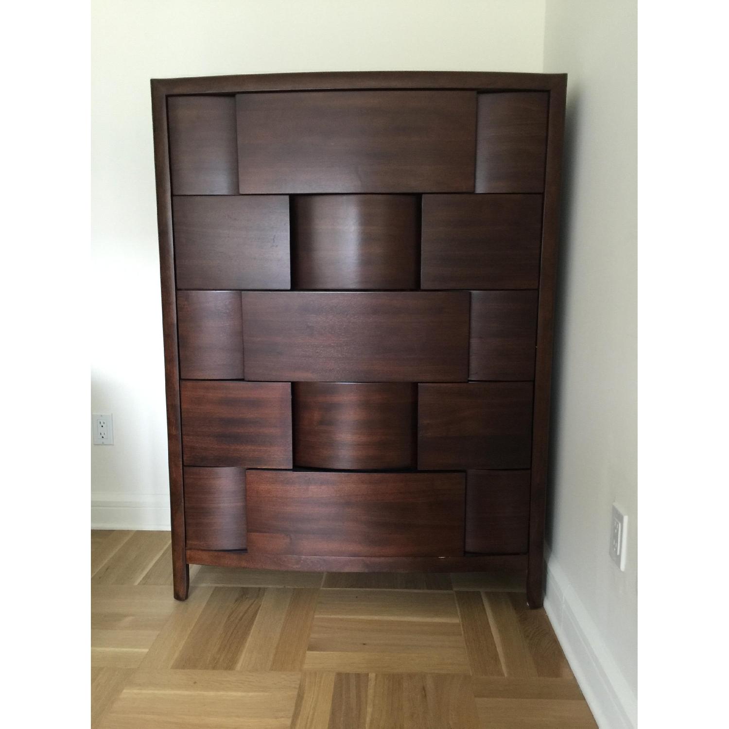 Raymour & Flanigan 3 Piece Saratoga Queen Bedroom Set - image-1