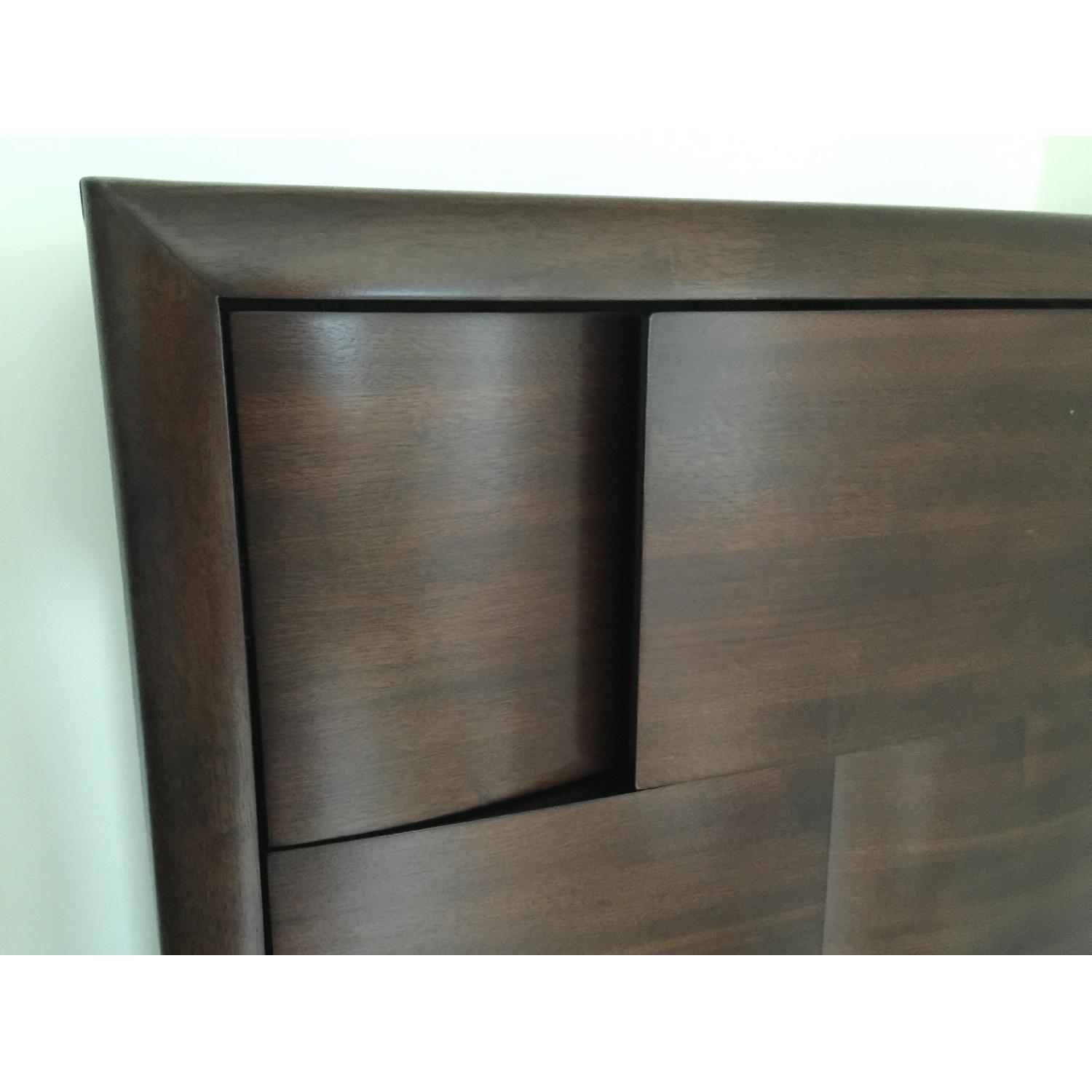 Raymour & Flanigan 3 Piece Saratoga Queen Bedroom Set - image-6