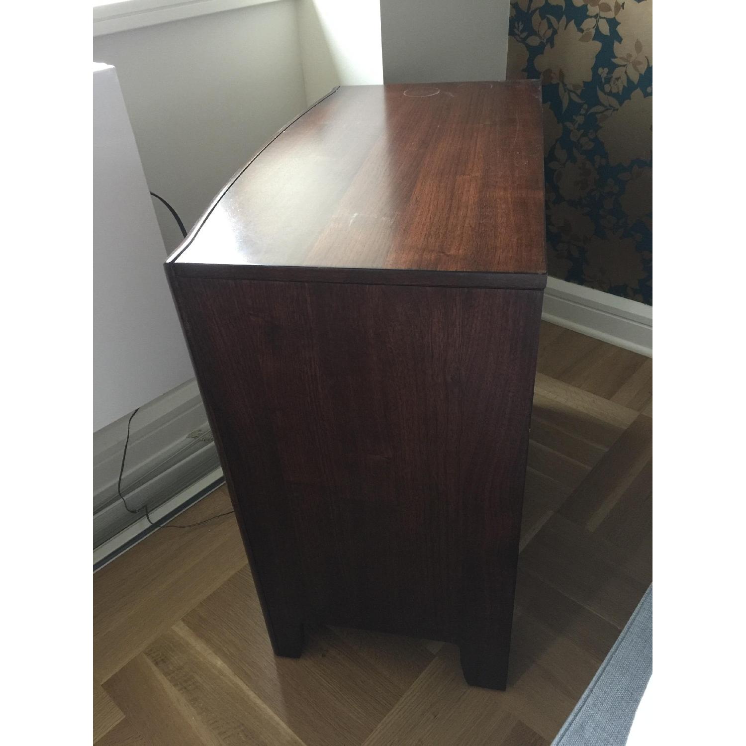 Raymour & Flanigan 3 Piece Saratoga Queen Bedroom Set - image-10