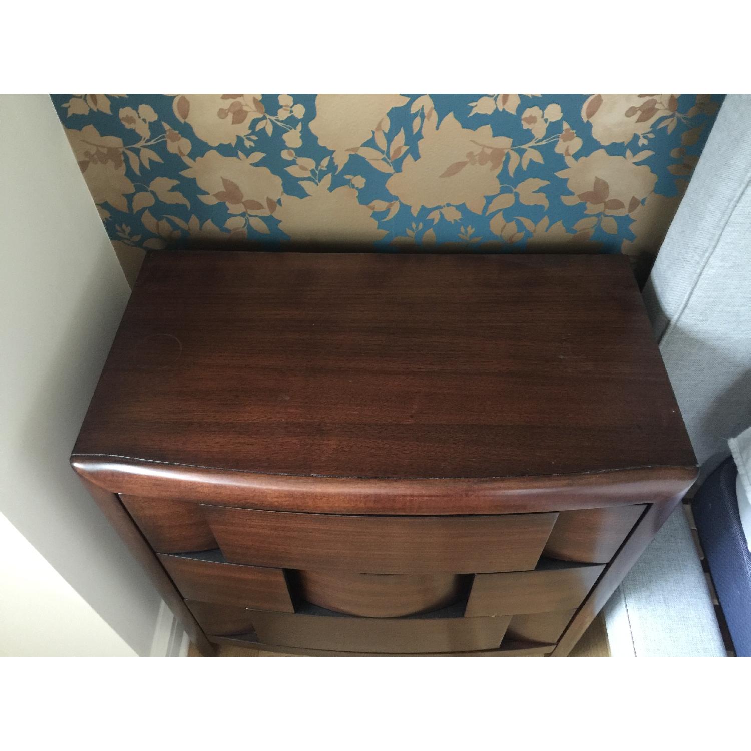 Raymour & Flanigan 3 Piece Saratoga Queen Bedroom Set - image-12