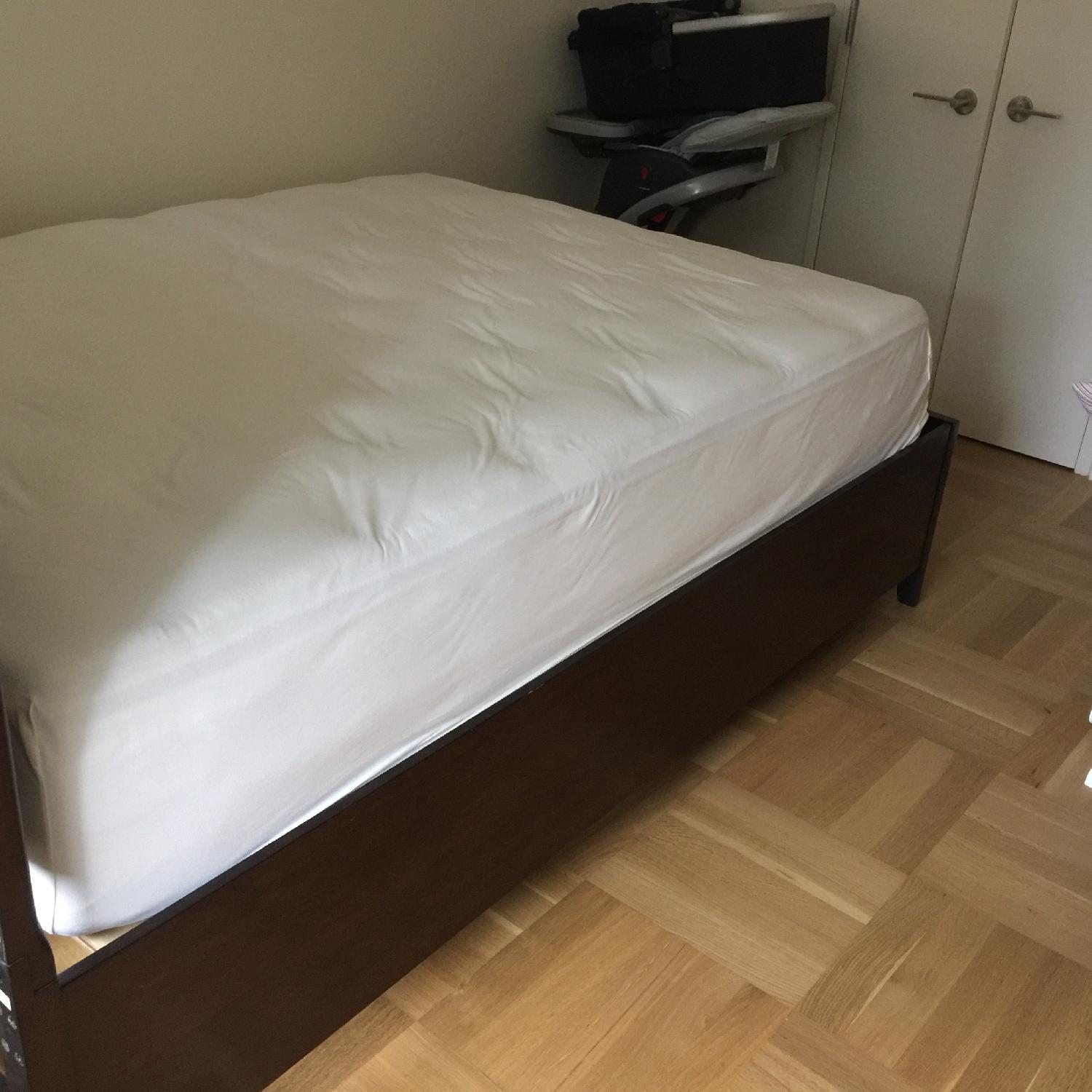 Raymour & Flanigan 3 Piece Saratoga Queen Bedroom Set - image-15