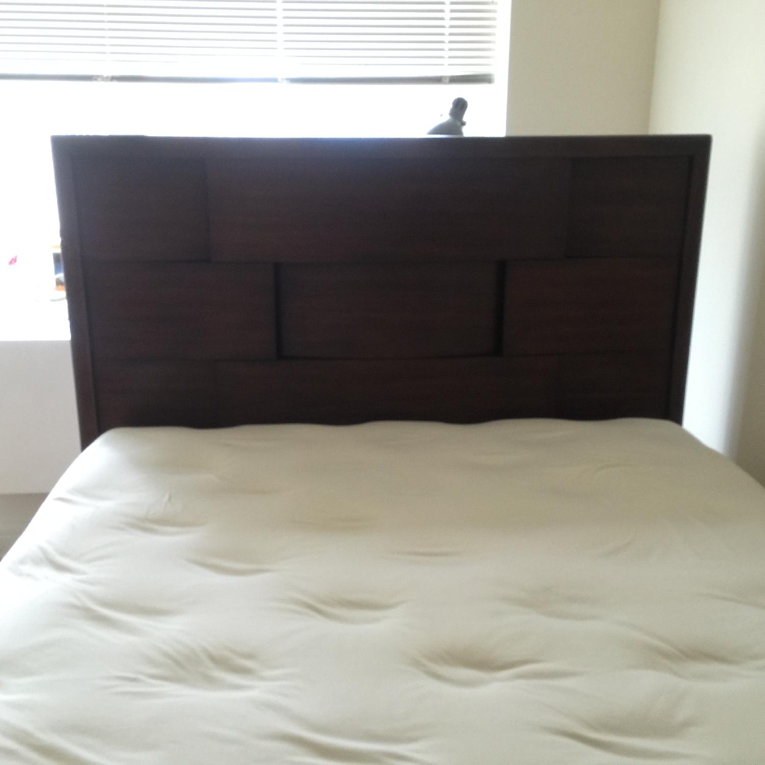 Raymour & Flanigan 3 Piece Saratoga Queen Bedroom Set - image-20