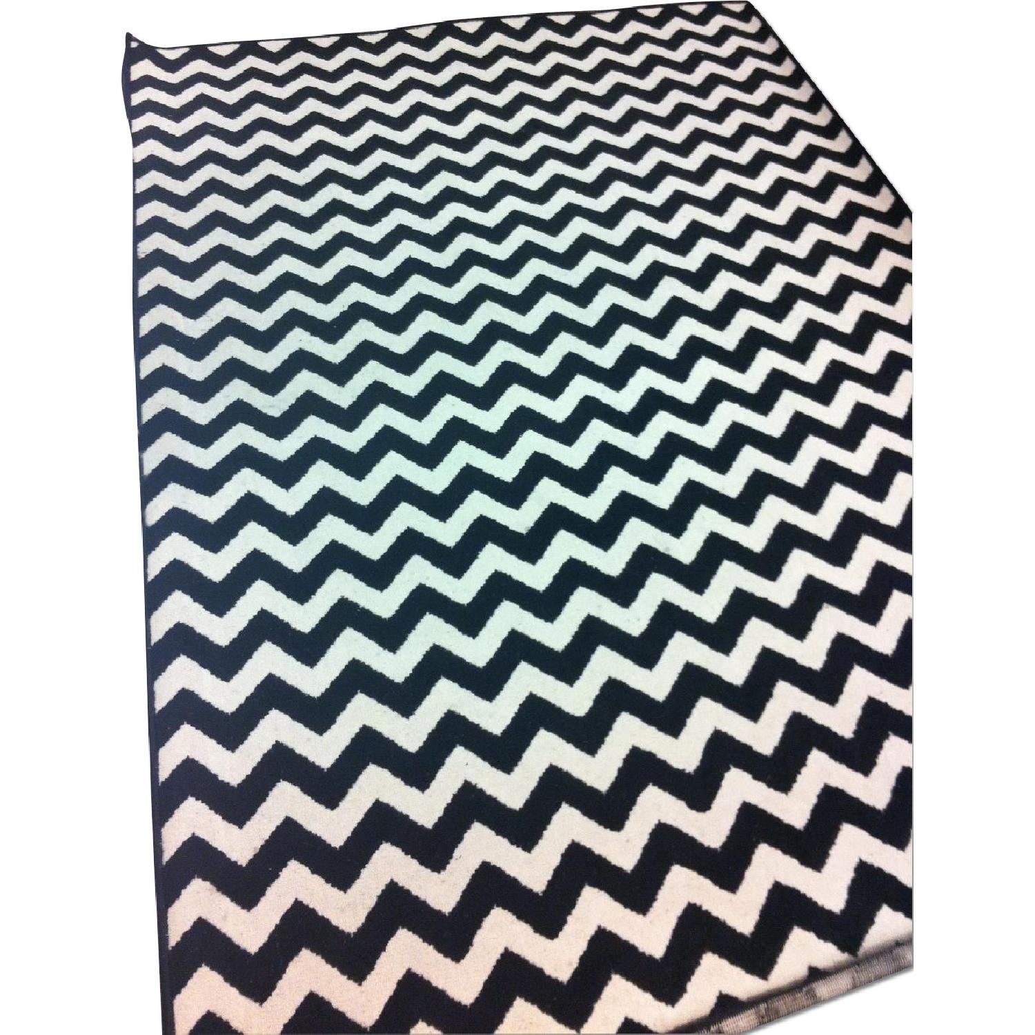 Rugs USA Home Value Black/White Chevron Rug AptDeco