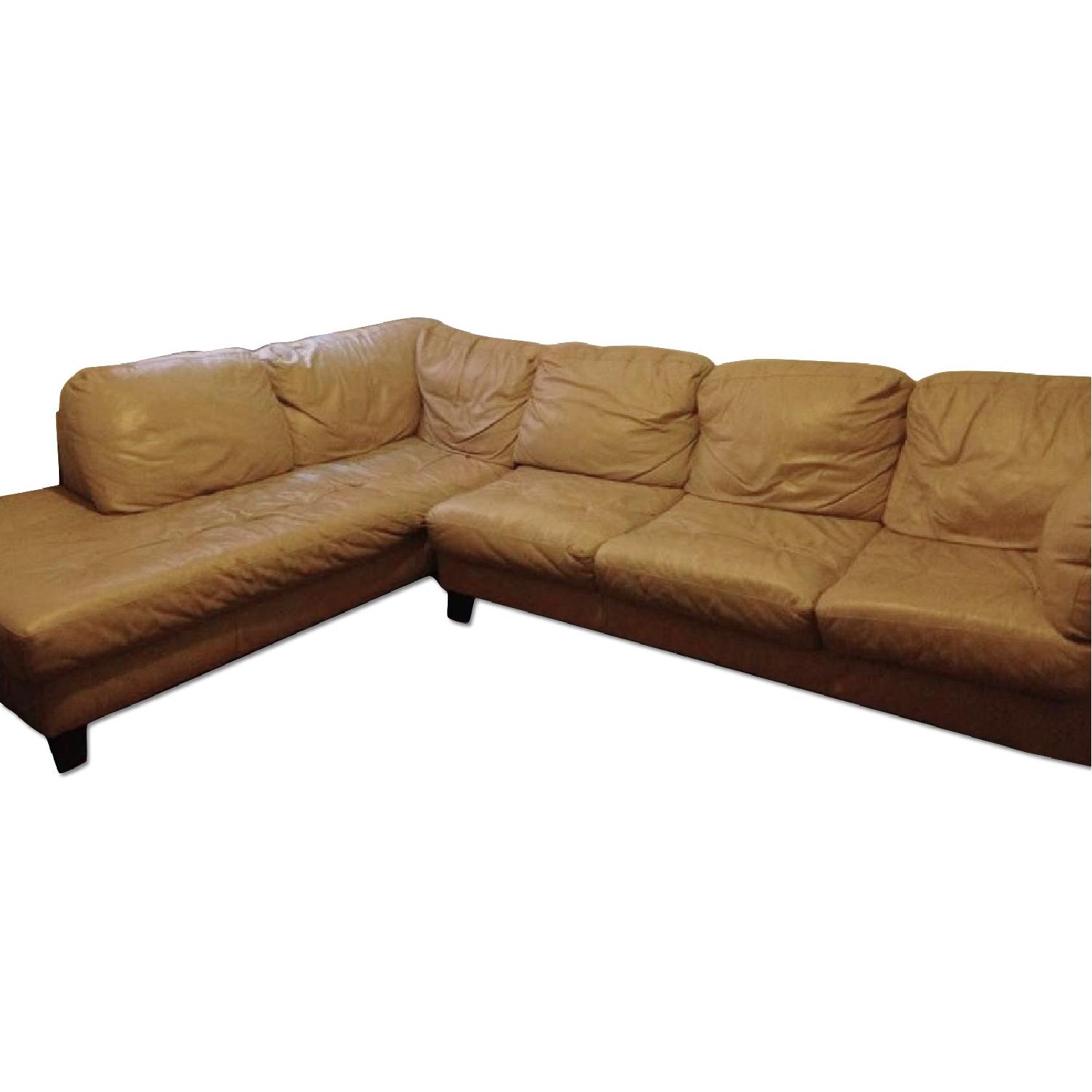 Haverty's White Leather Sectional AptDeco