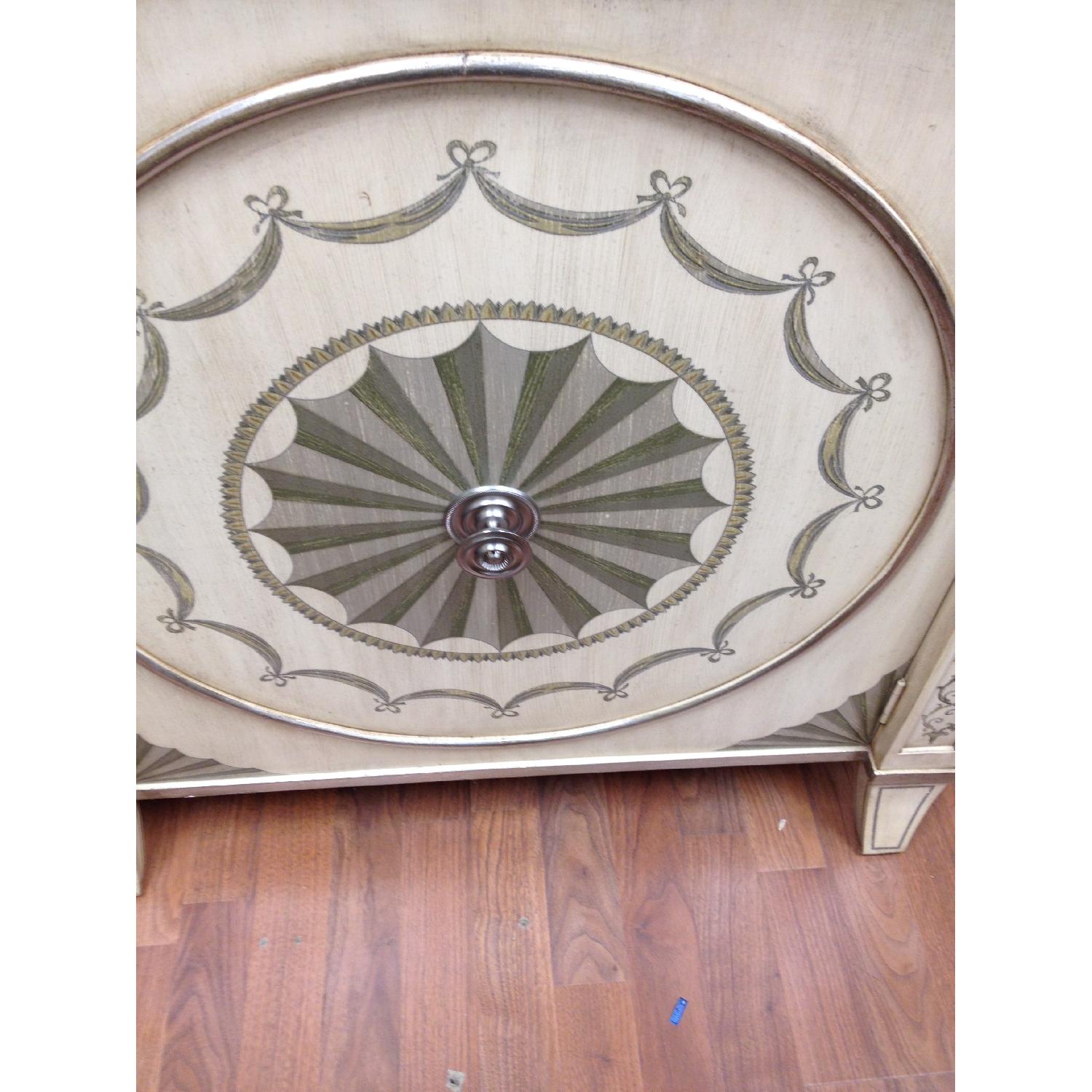 Decorative White Cammode - image-1