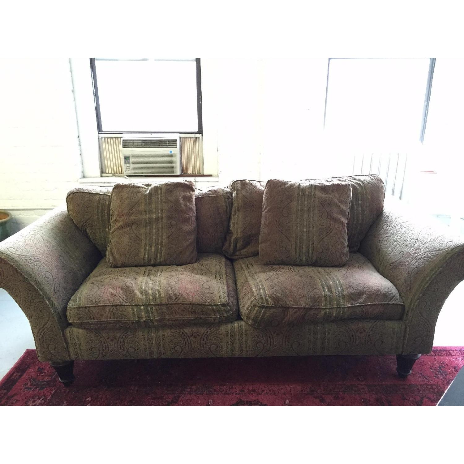 EnglishStyled Couch AptDeco