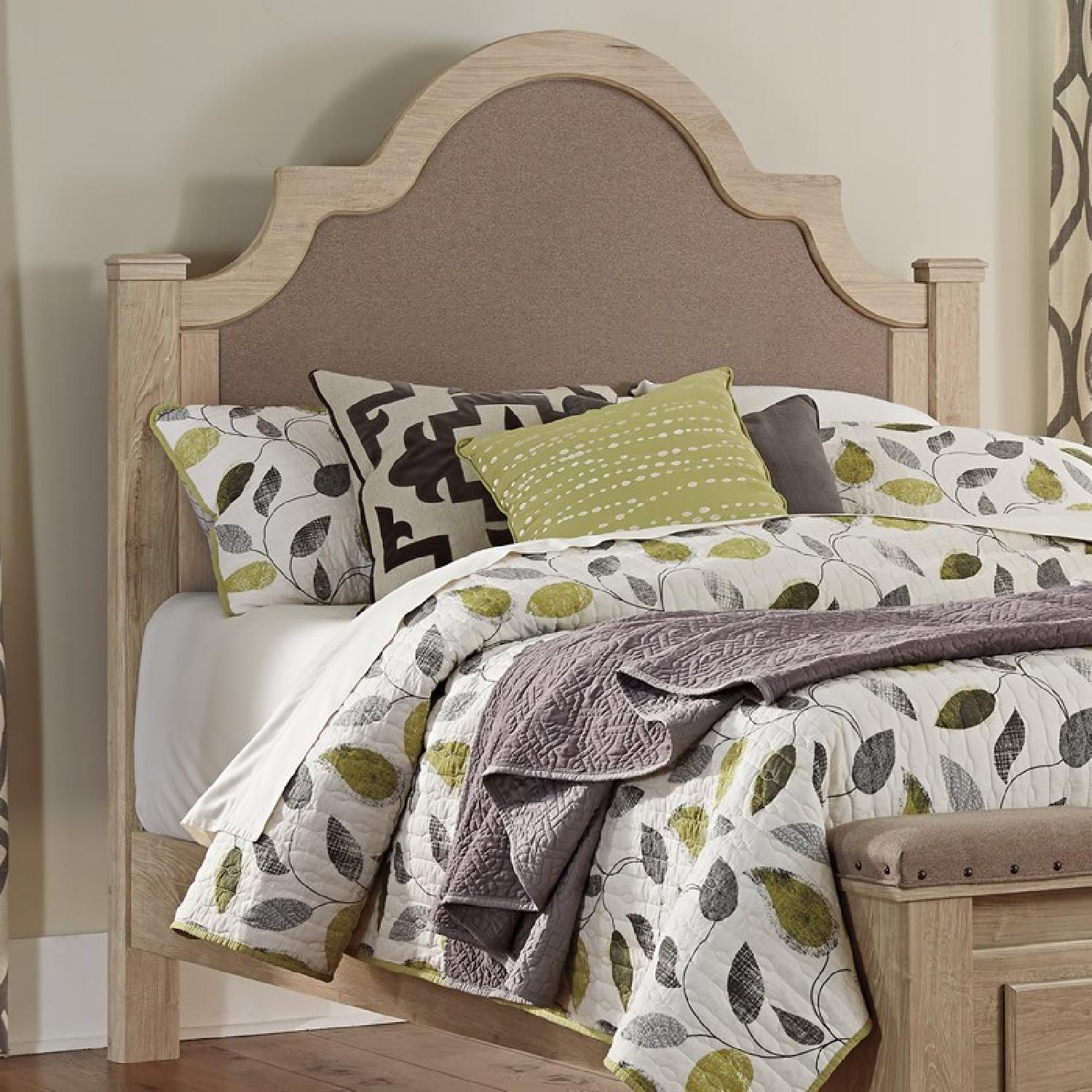 Ashley Annilynn Queen Size Storage Bed - image-2