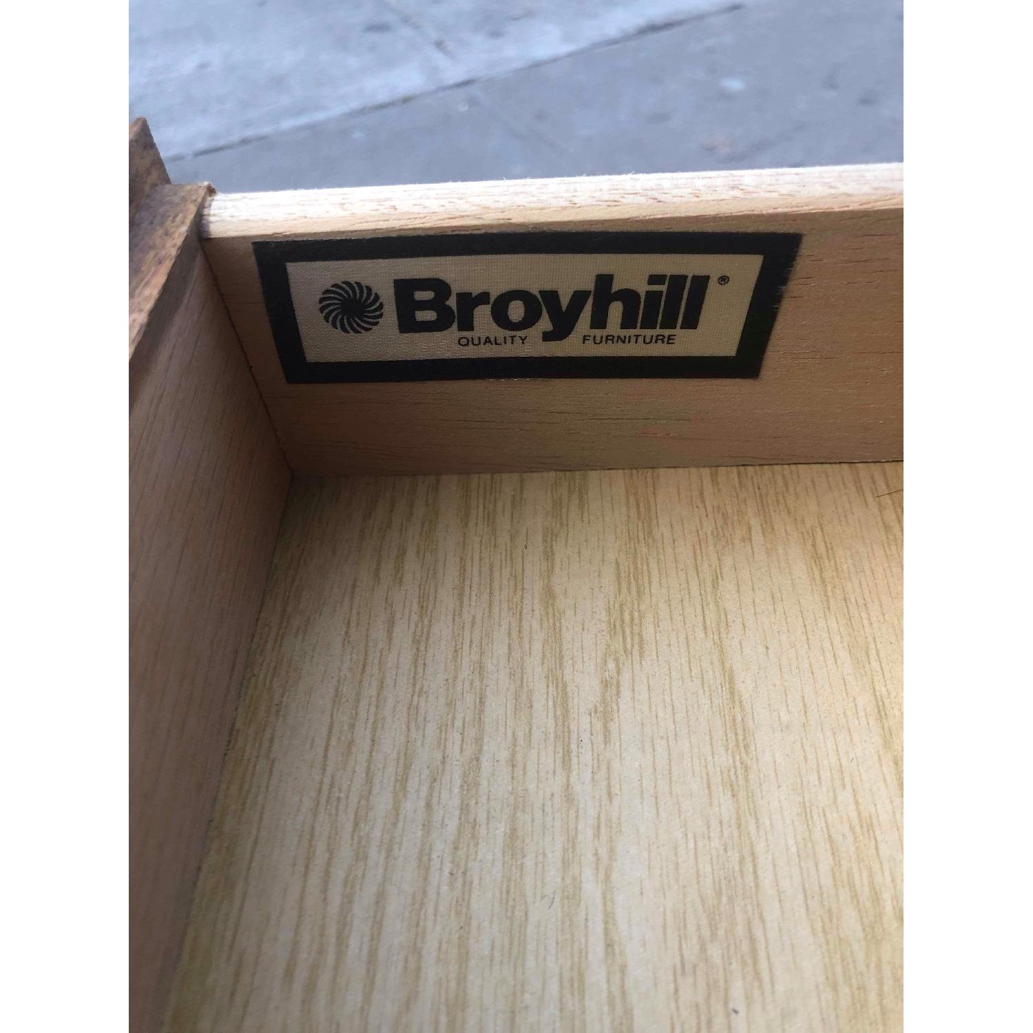 Broyhill Furniture Solid Wood Side Table w/ Drawer - image-8