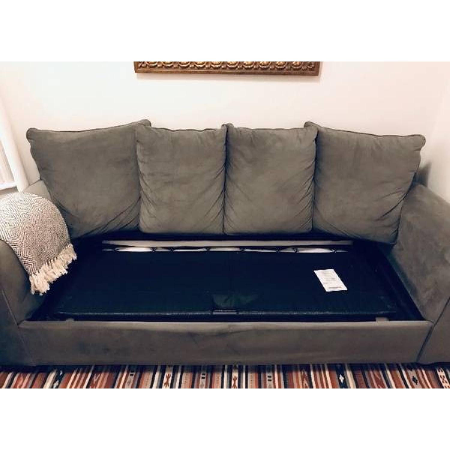 Simmons Bedding Co Queen Size Sleeper Sofa - image-2