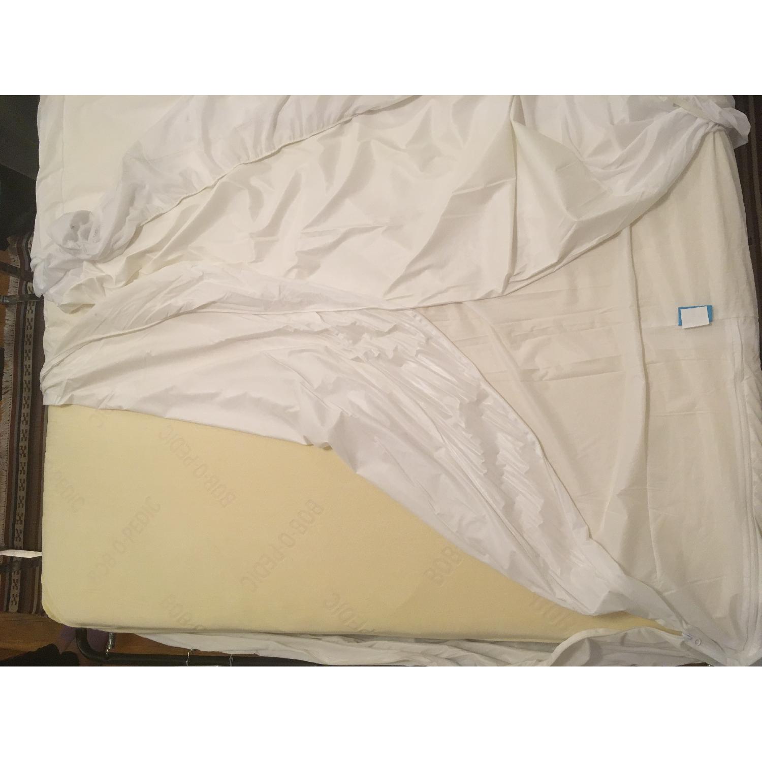 Simmons Bedding Co Queen Size Sleeper Sofa - image-4