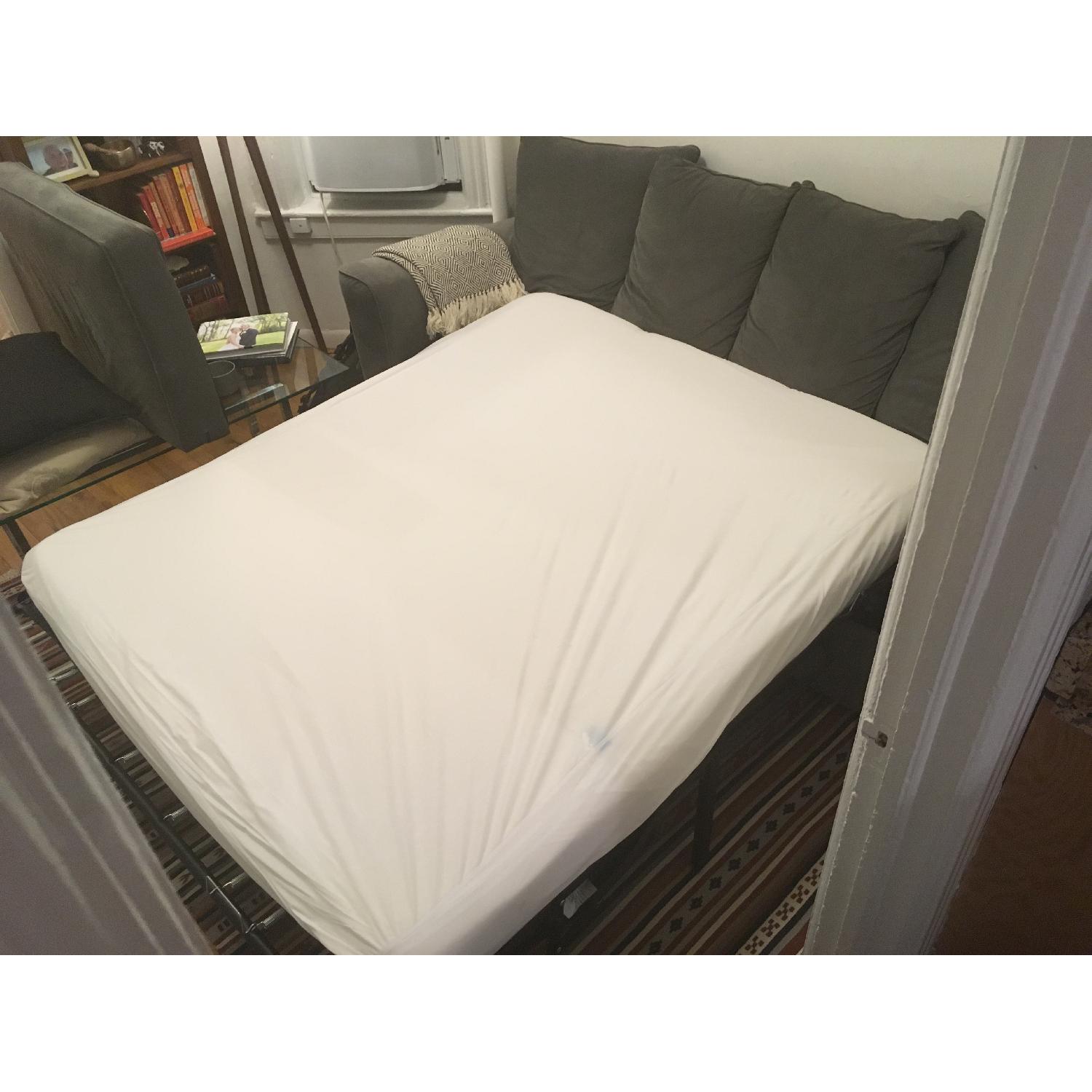 Simmons Bedding Co Queen Size Sleeper Sofa - image-5