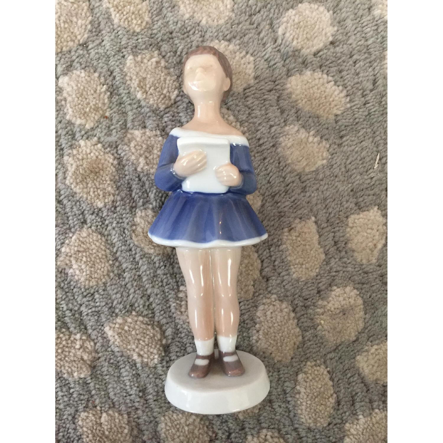 Porcelain Figurines AptDeco
