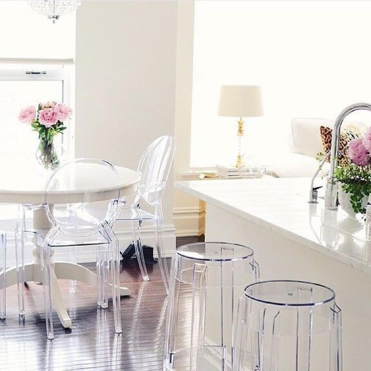 White Pedestal Round Dinning Table - image-3