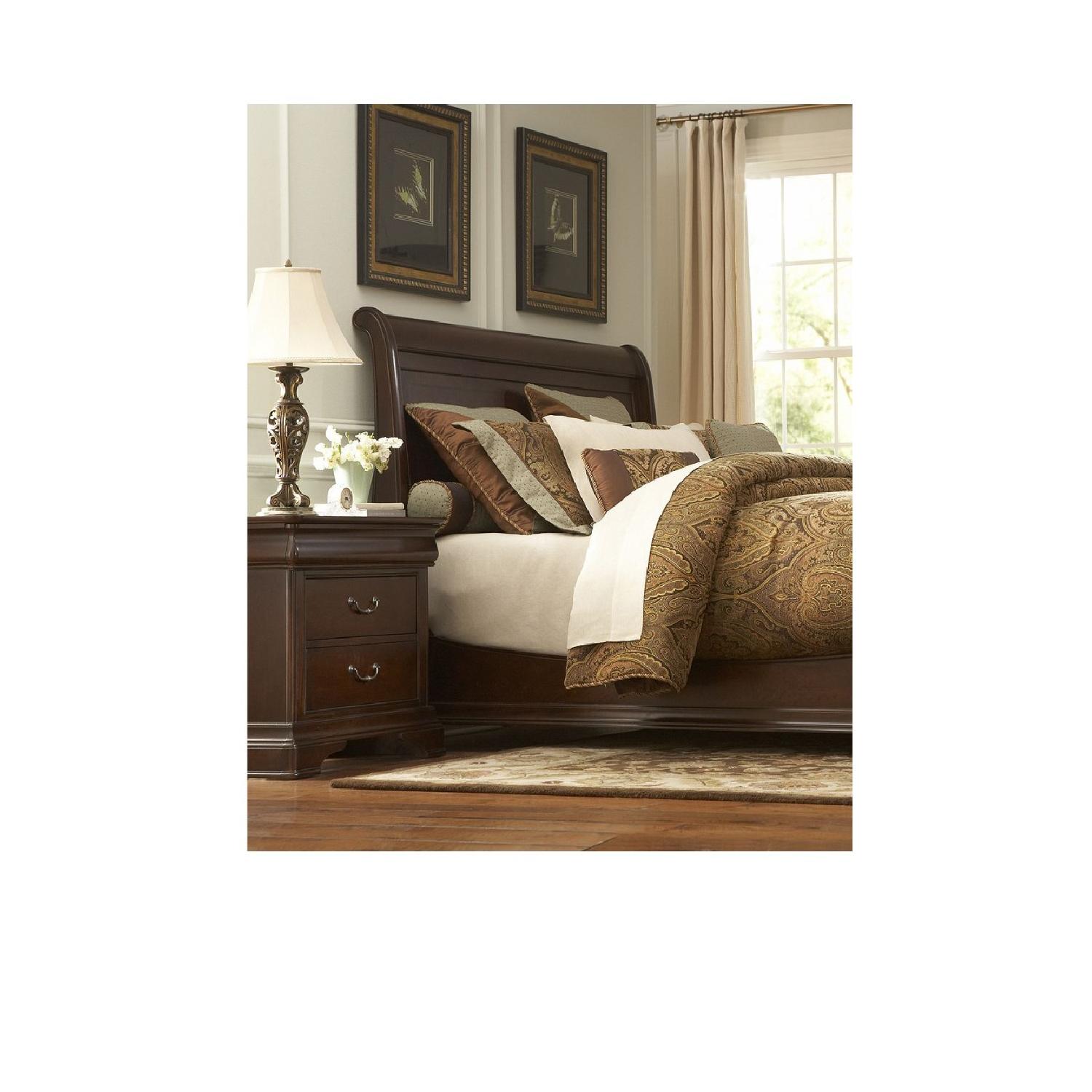 Havertys 2 Drawer Nightstand AptDeco