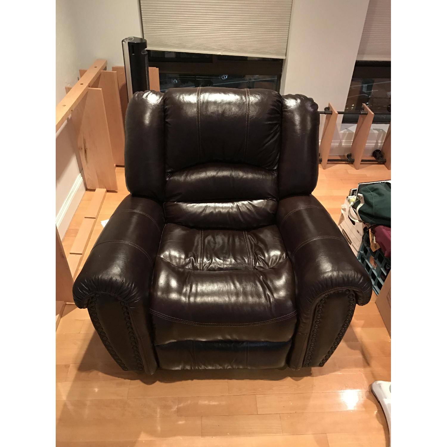 Raymour & Flanigan Leather Chair AptDeco