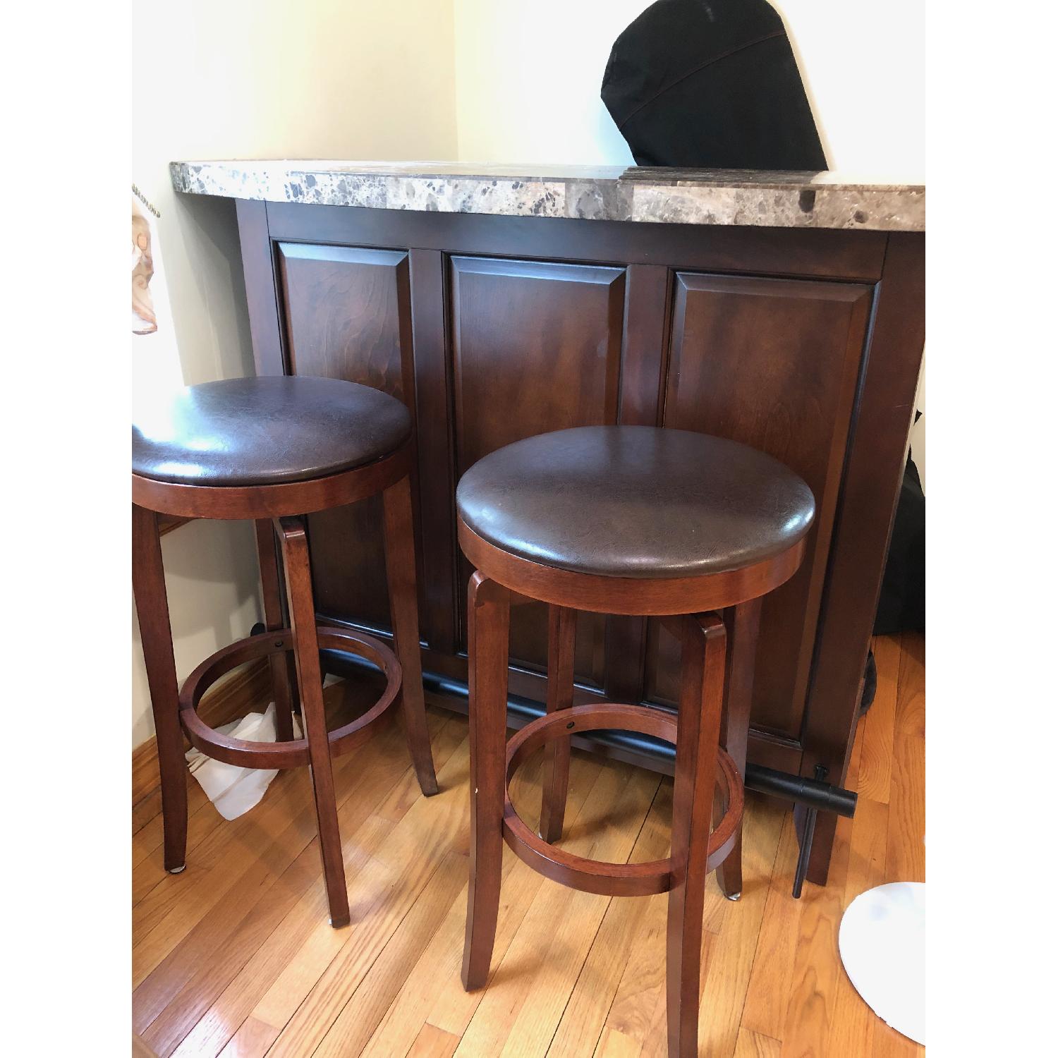 Bob's Bar w/ 2 Stools AptDeco