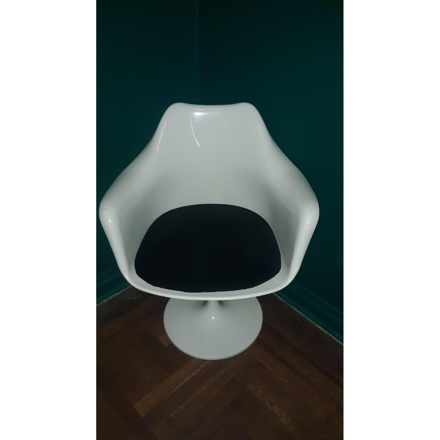 Saarinen Style Mid-Century Retro Tulip Chair Reproduction - image-1