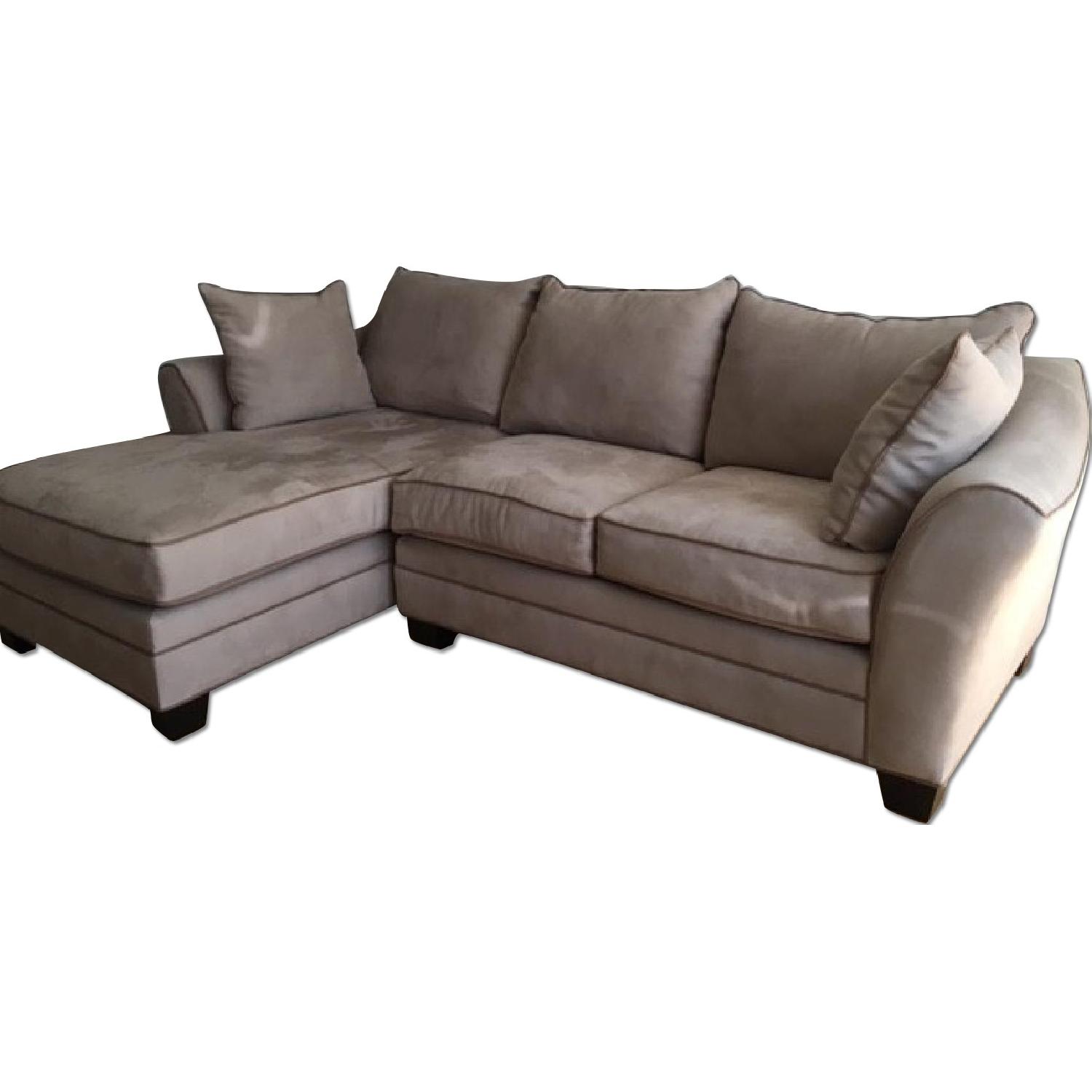 Raymour & Flanigan Foresthill Sectional Sofa - AptDeco