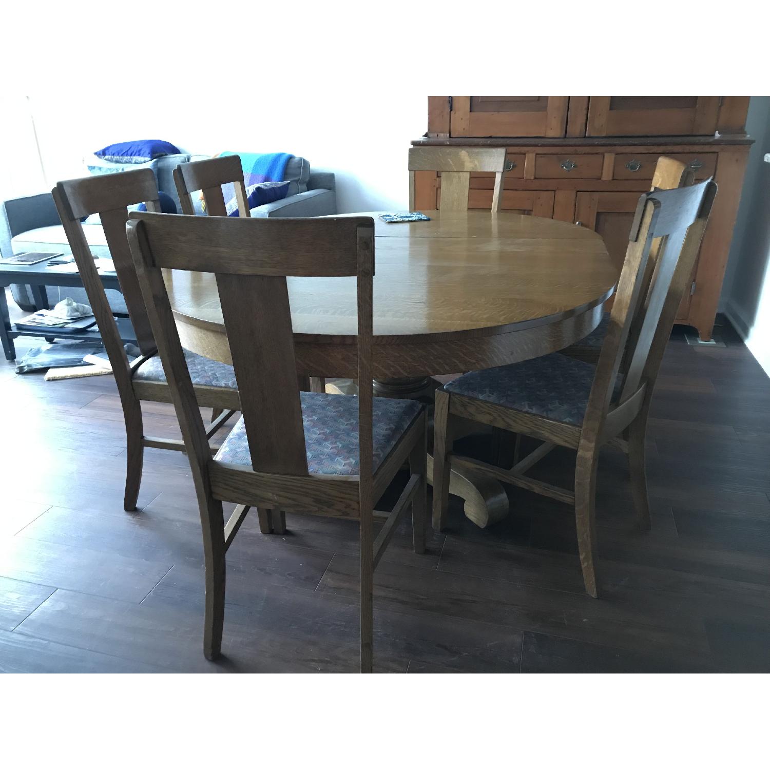 Antique Oak Pedestal Dining Table w/ 6 Chairs - image-4