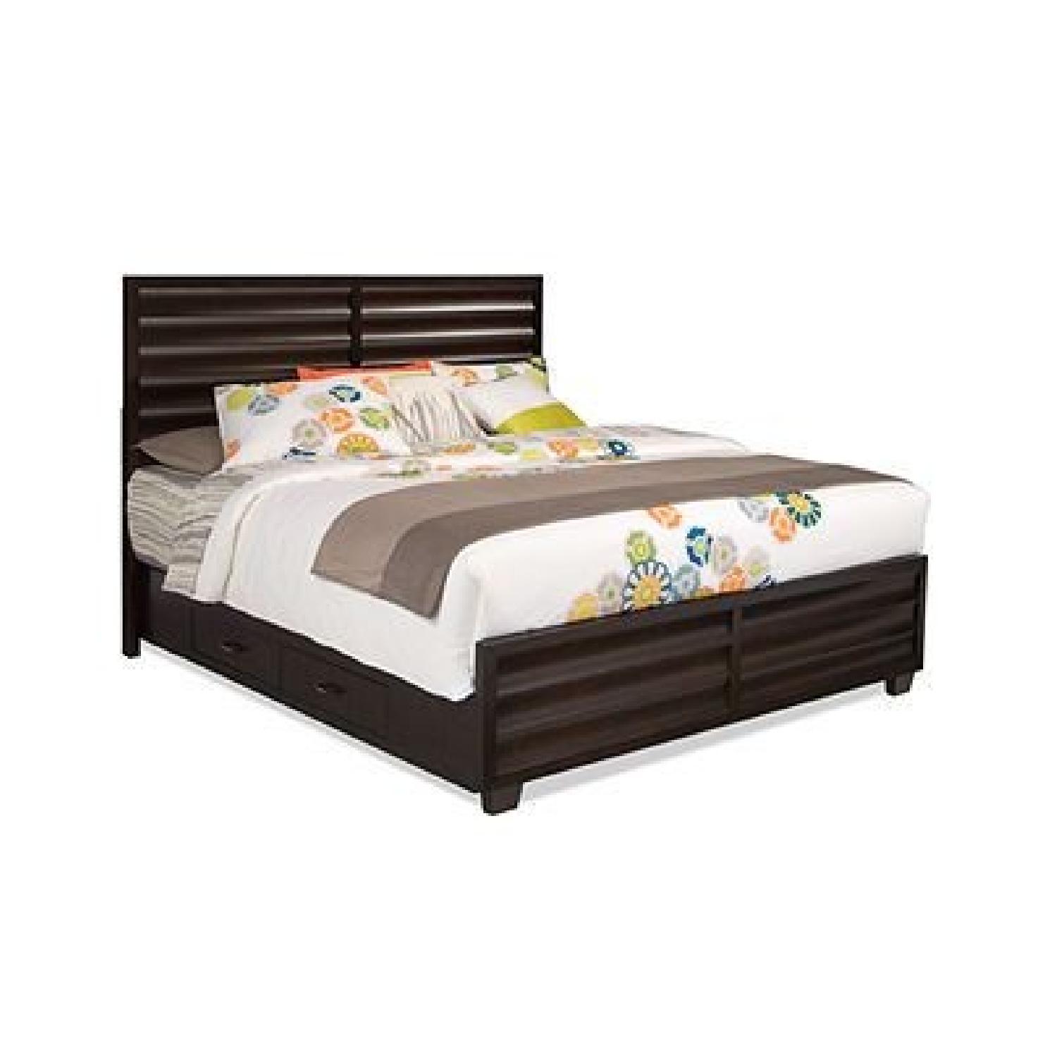 Raymour & Flanigan Concorde Queen Size Bed AptDeco