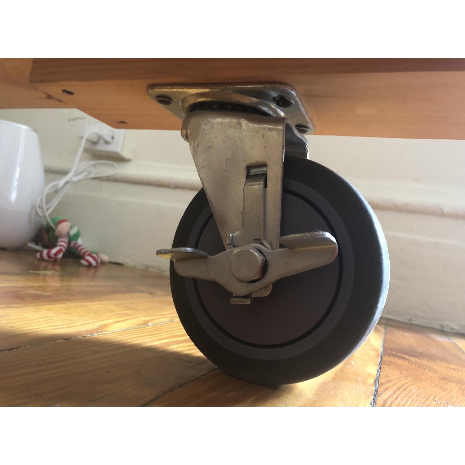 Handmade Queen Size Pallet Bed - image-4