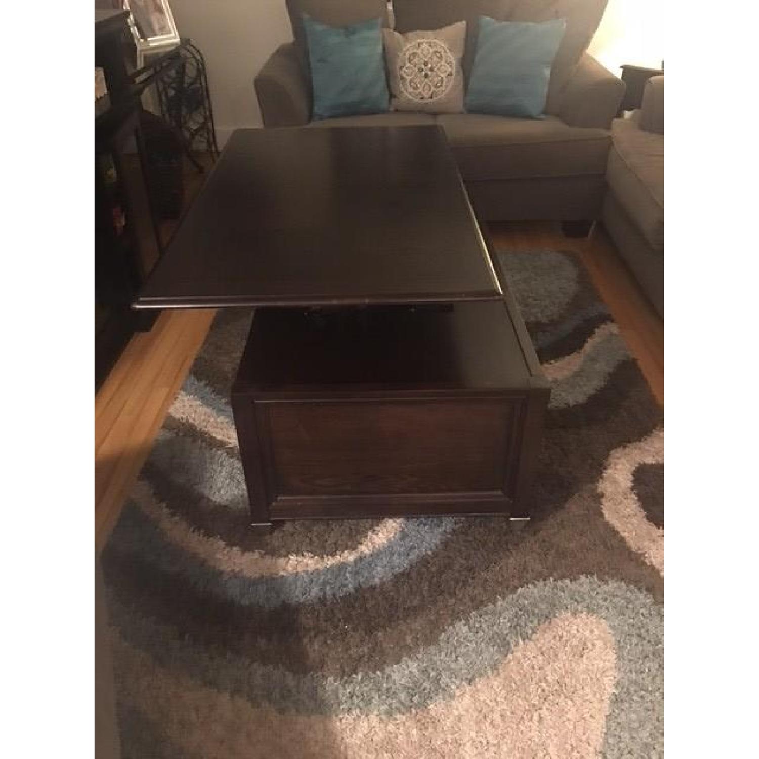 Raymour & Flanigan Cocktail Table - image-2