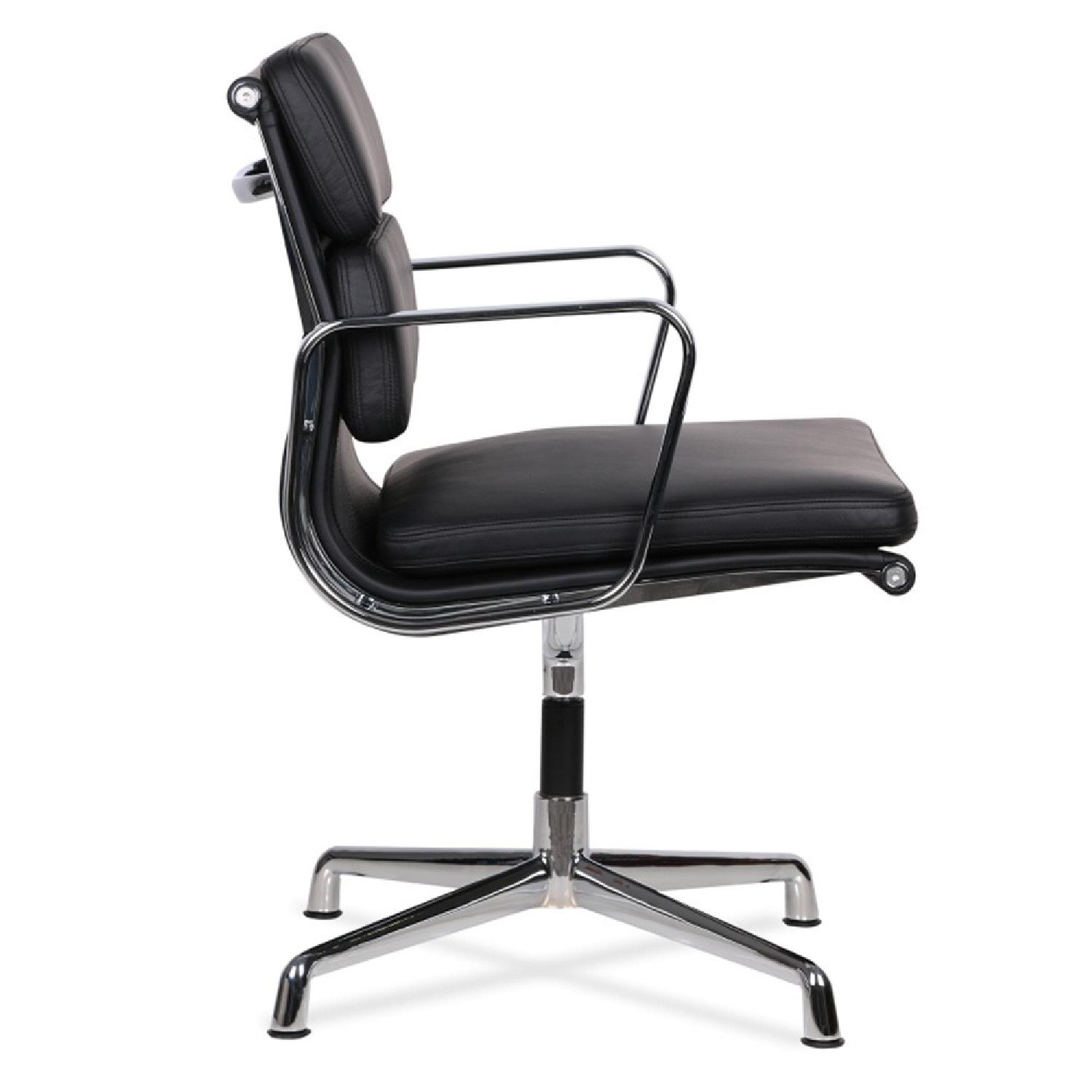 Eames Soft Pad Management Chair Replica - image-1