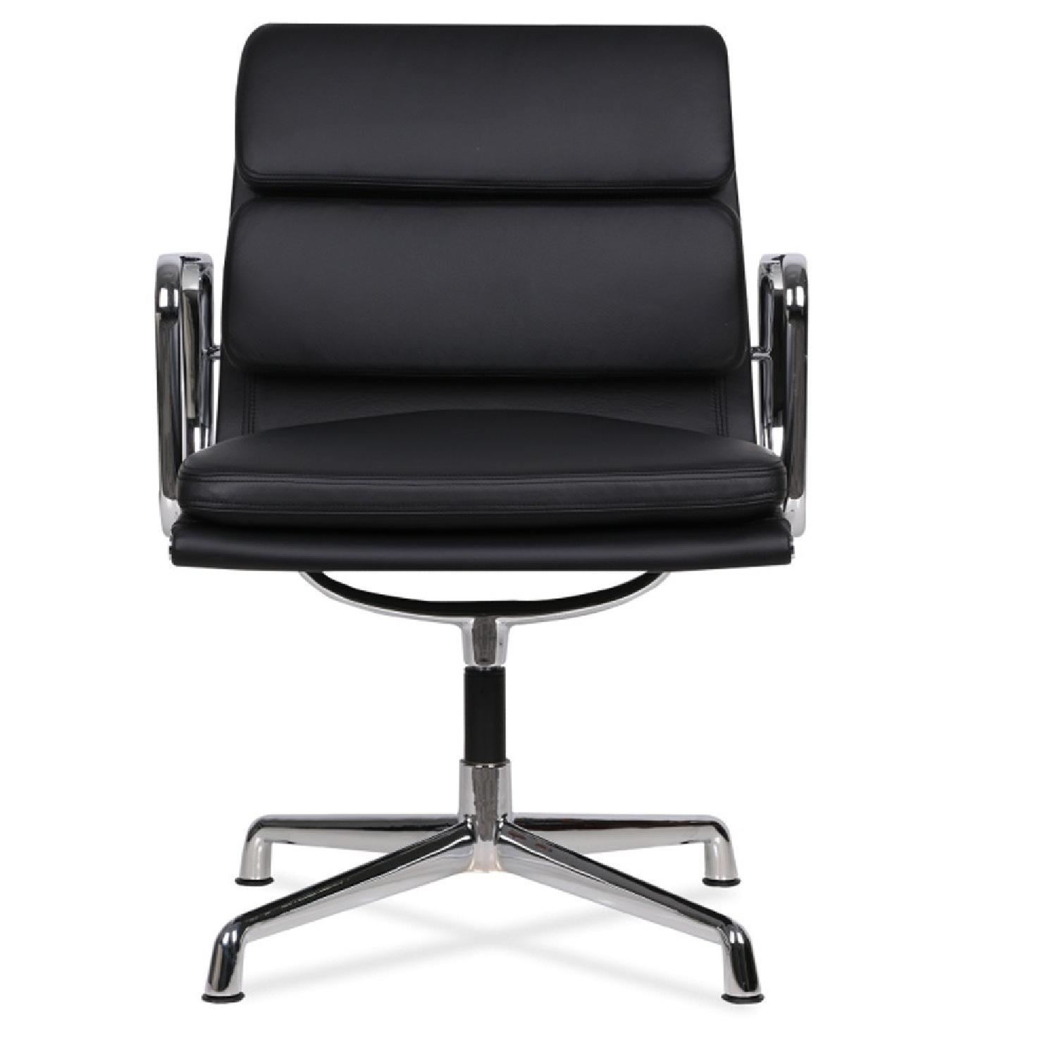 Eames Soft Pad Management Chair Replica - image-4