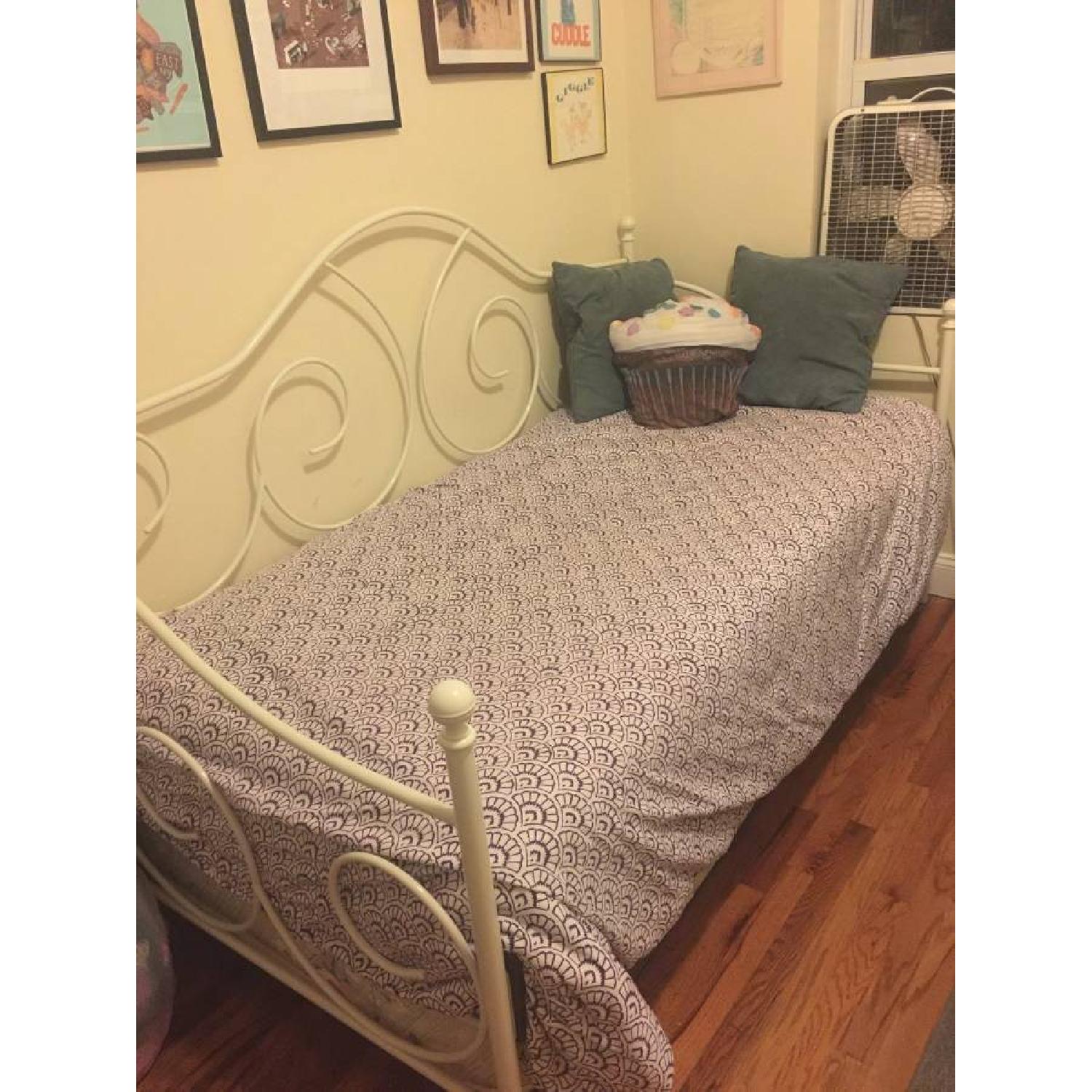 Wrought Iron Daybed w/ Trundle Bed - image-1
