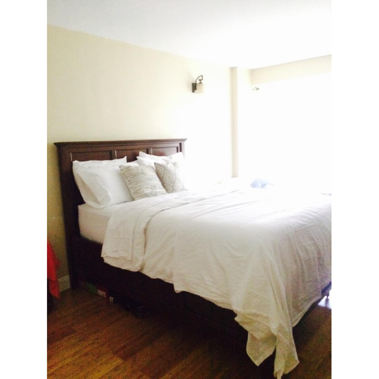 Raymour & Flanigan Westlake Queen Storage Platform Bed AptDeco