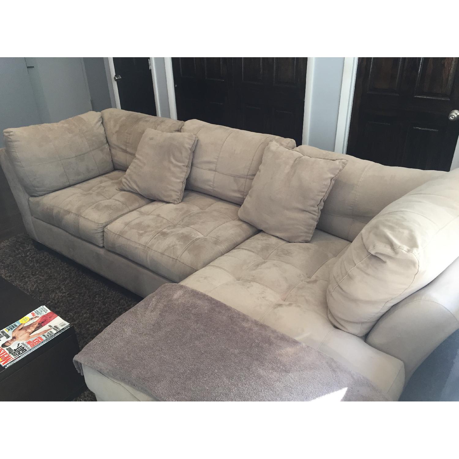 Raymour & Flanigan Cindy Craowford Metropolis Sectional Sofa AptDeco